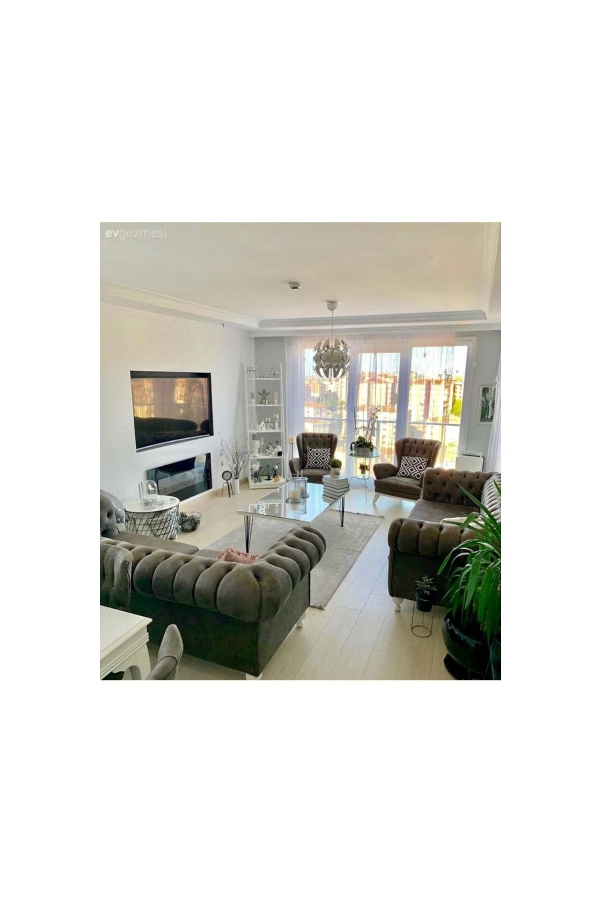 Karre Beyaz Anahtar + Topraklı Priz + Çerçeve (4 Adet Priz + 4 Adet Anahtar + 8 Adet Çerçeve)