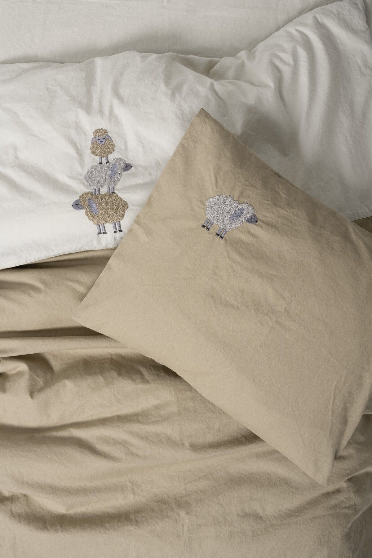 Cuddly Nakışlı Bebek Nevresim Takımı Lamp Bej