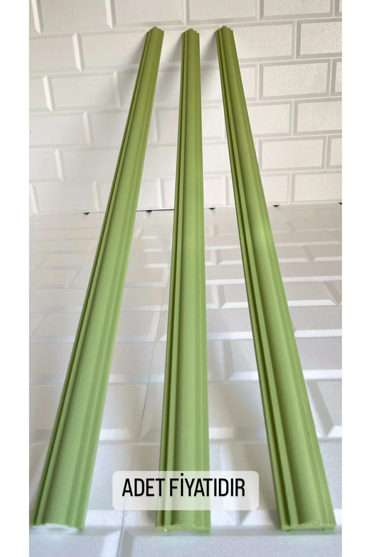 Yeşil Minella01 Dekoratif Duvar Çıtası Kendinden Yapışkanlı Stropiyer 100 Cm