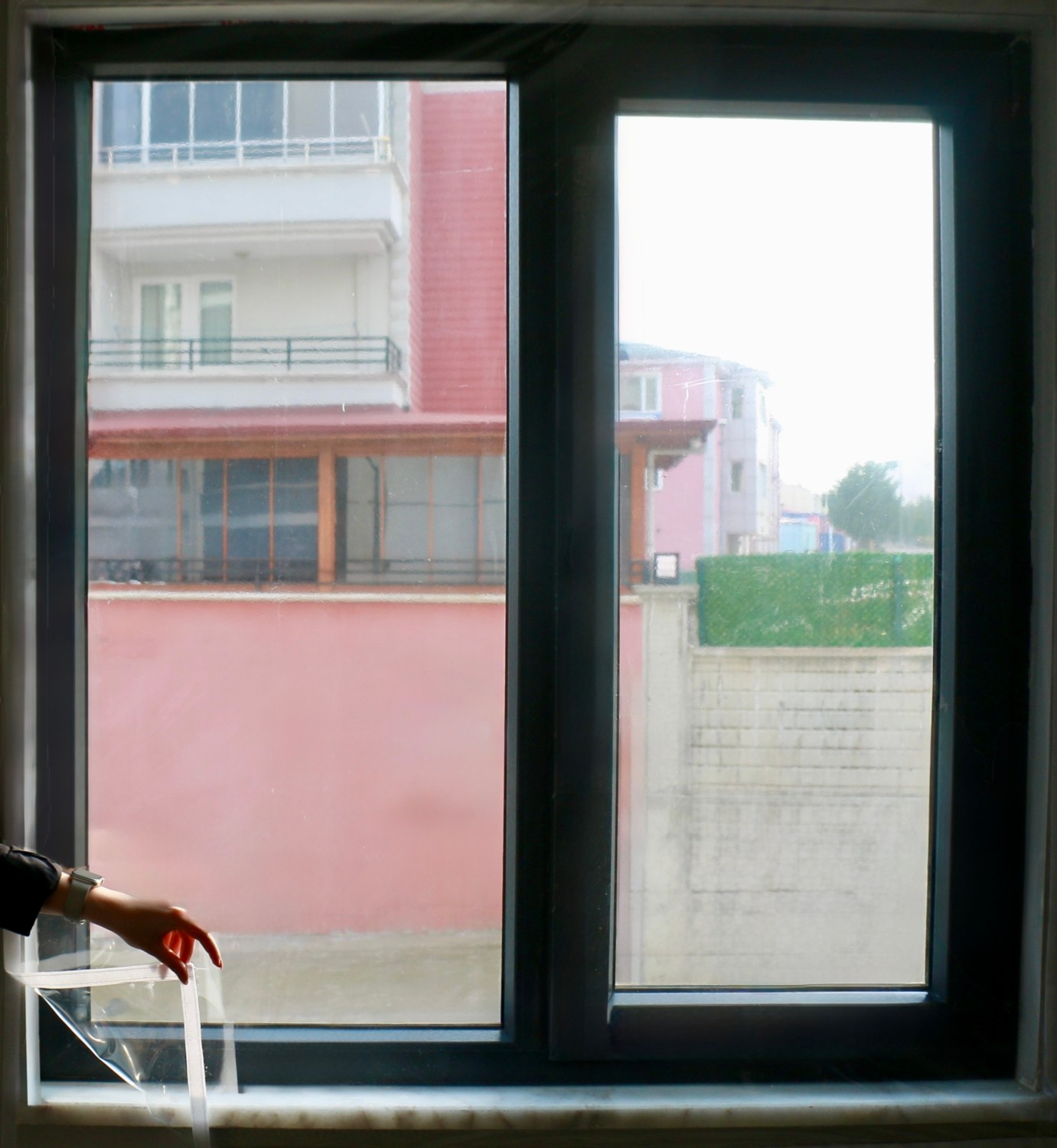 - Özel Ölçü Şeffaf PVC Cırt Cırtlı Yalıtım Perdesi – Balkon, Çardak, Pencere ve Açık Alanlar İçin Rüzgar ve Soğuk Önleyici İzolasyon