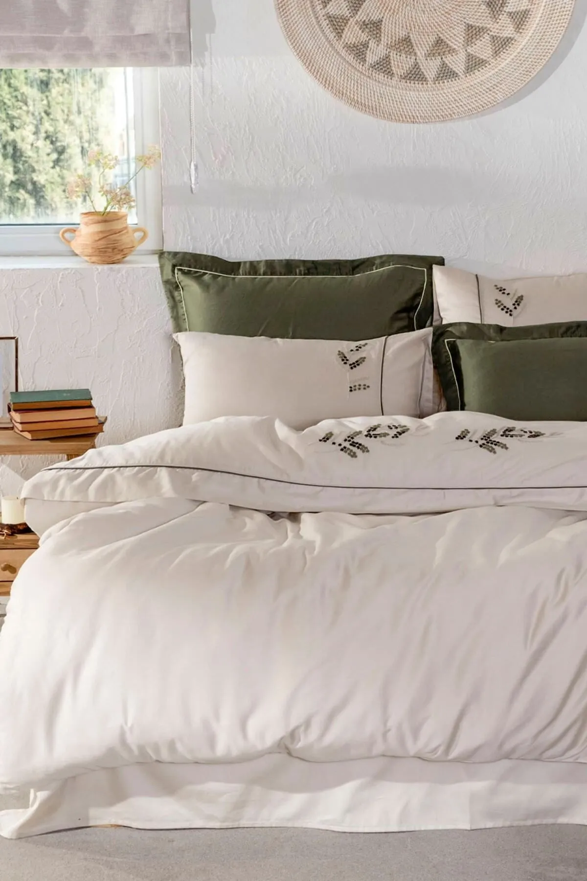Derin Yeşil King Size %100 Organik Pamuk El Nakışlı Nevresim Takımı