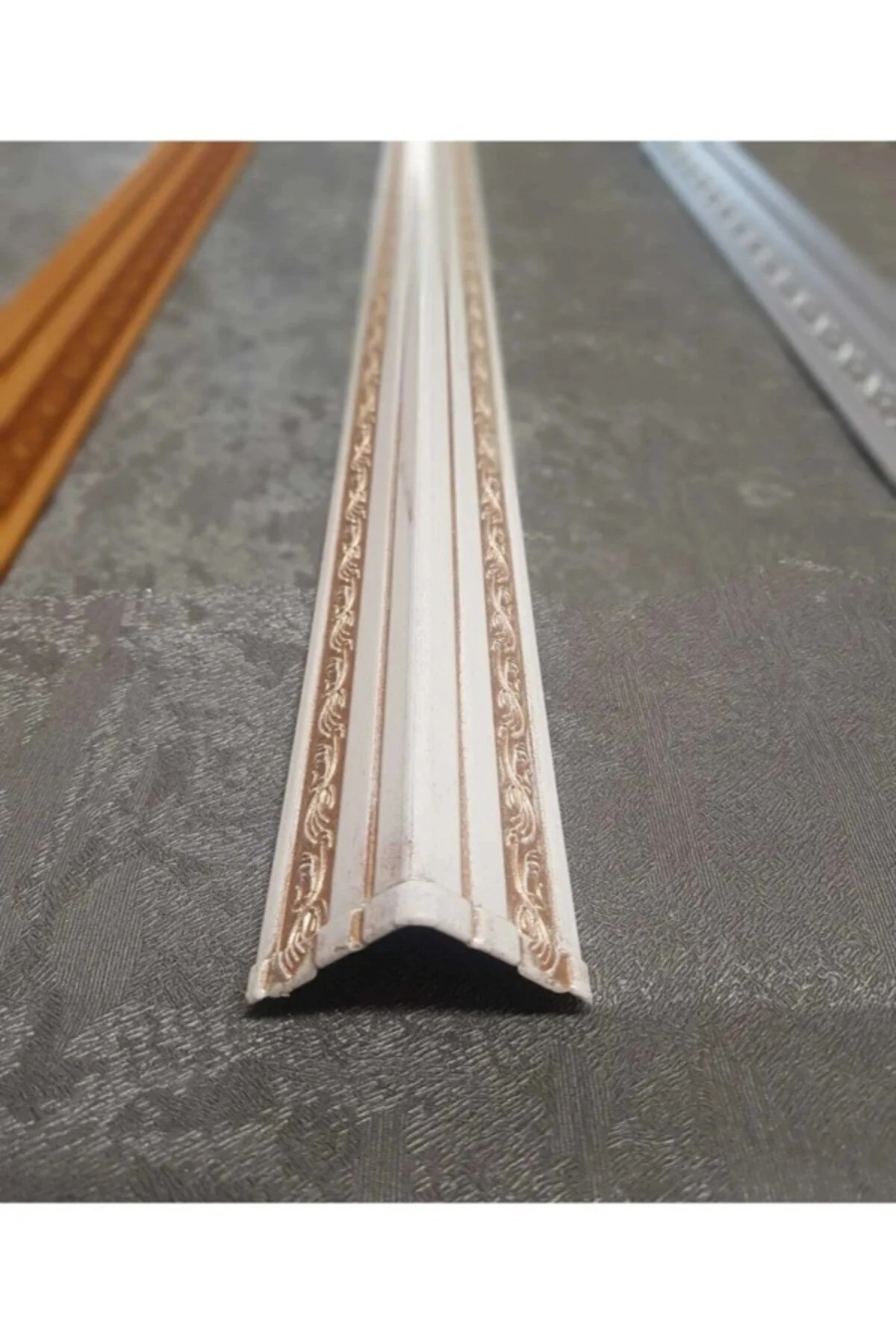 Dekoratif Poliüretan Duvar- Tavan  Köşe Profili Çıtası Bronz Renk (EN:4X4 CM-BOY:100 CM)- Duvar Süsü