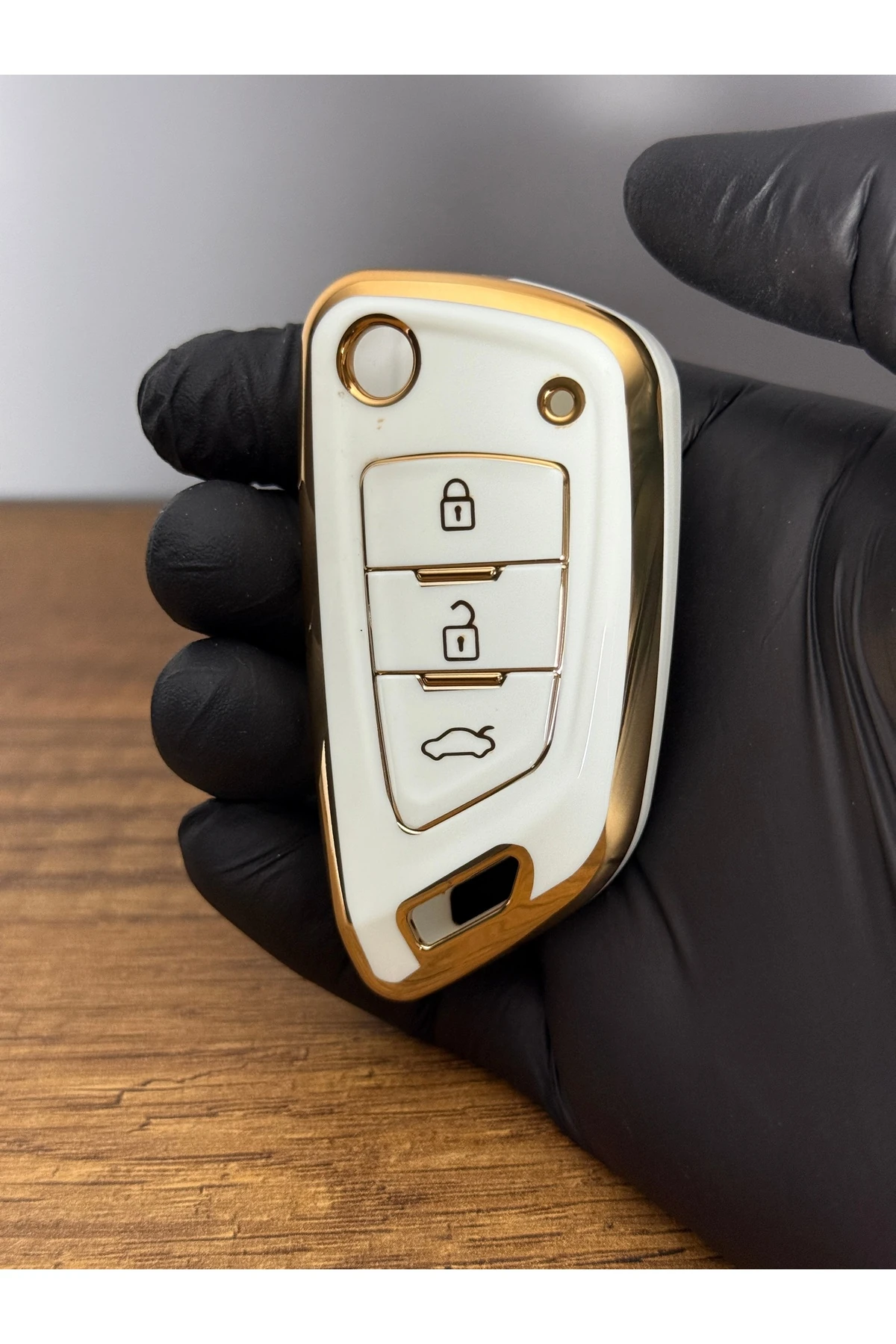 BMW KD ve Akıllı Kumanda Uyumlu Sustalı 3 Düğmeli Silikon Anahtar Koruma Nano Kılıf – Beyaz Renk