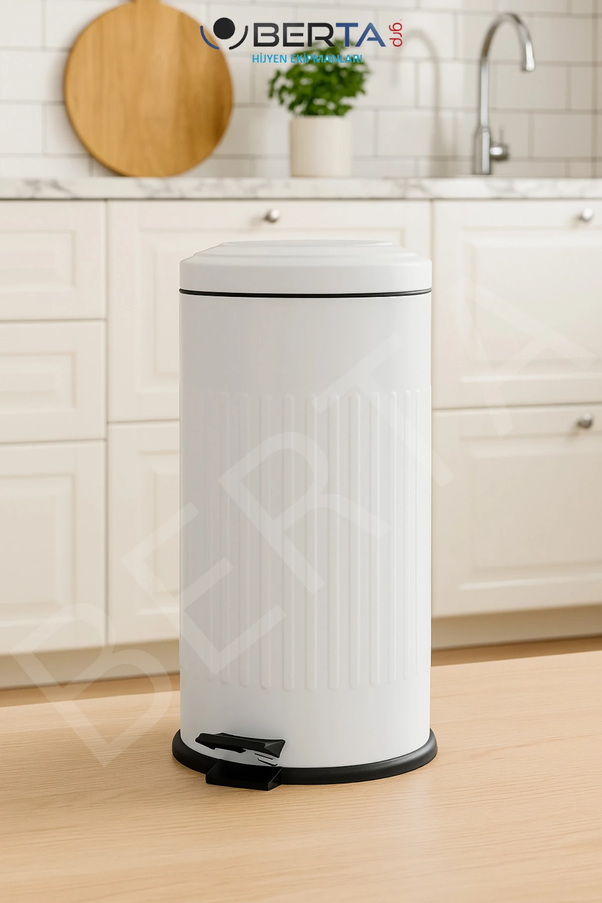 Vintage Beyaz Çöp Kovası Amortisörlü Kapak Çizgili Lüks Model 16lt