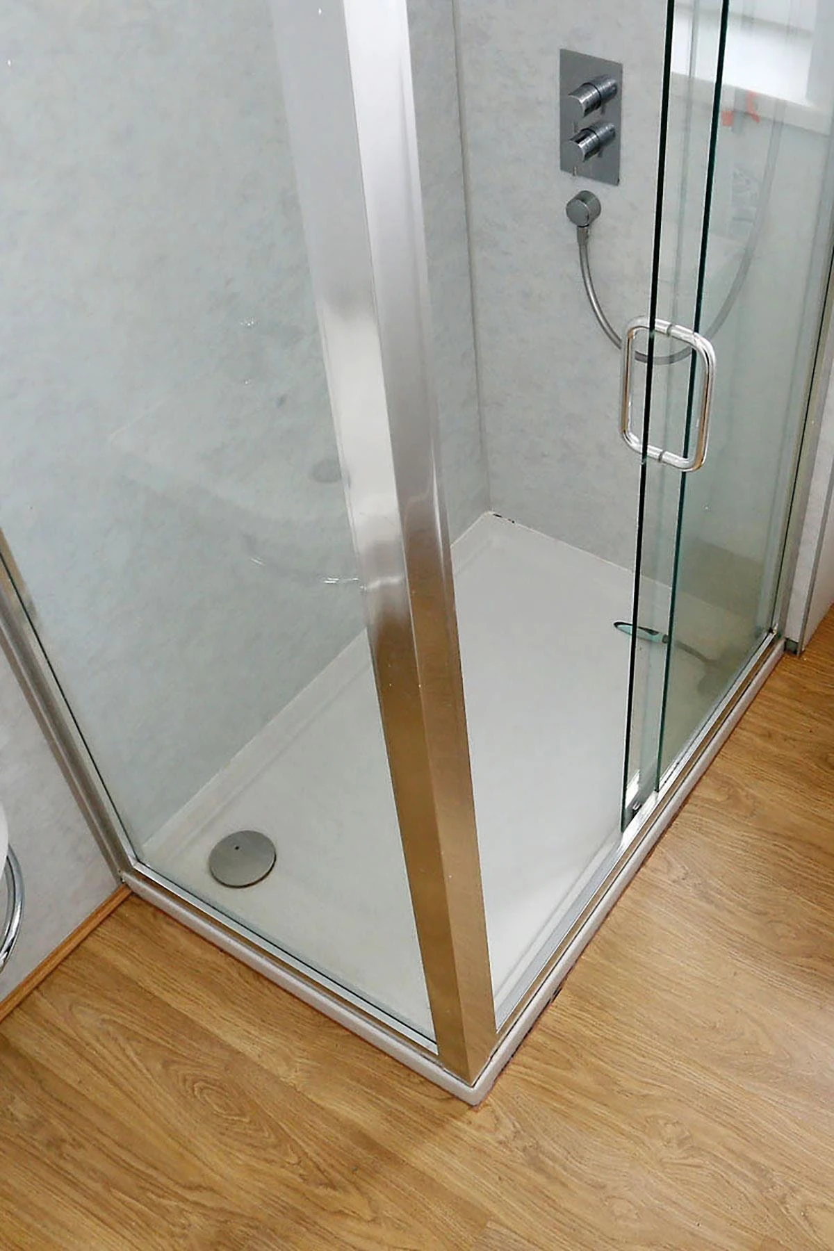 100d Şeffaf Duşakabin Silikonu 310ml + Silikon Tabancası