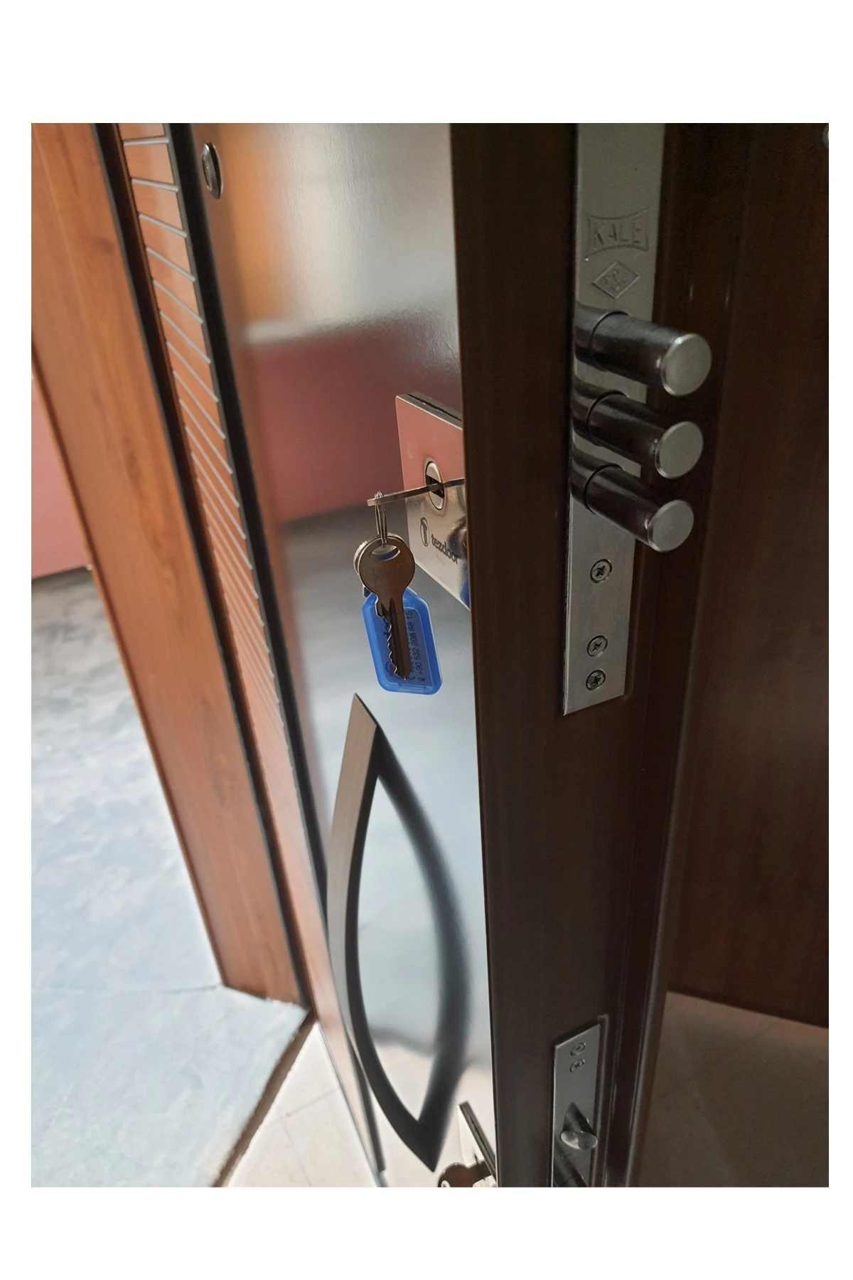 Celik Kapi Ahşap Kaplama Daire Kapısı,