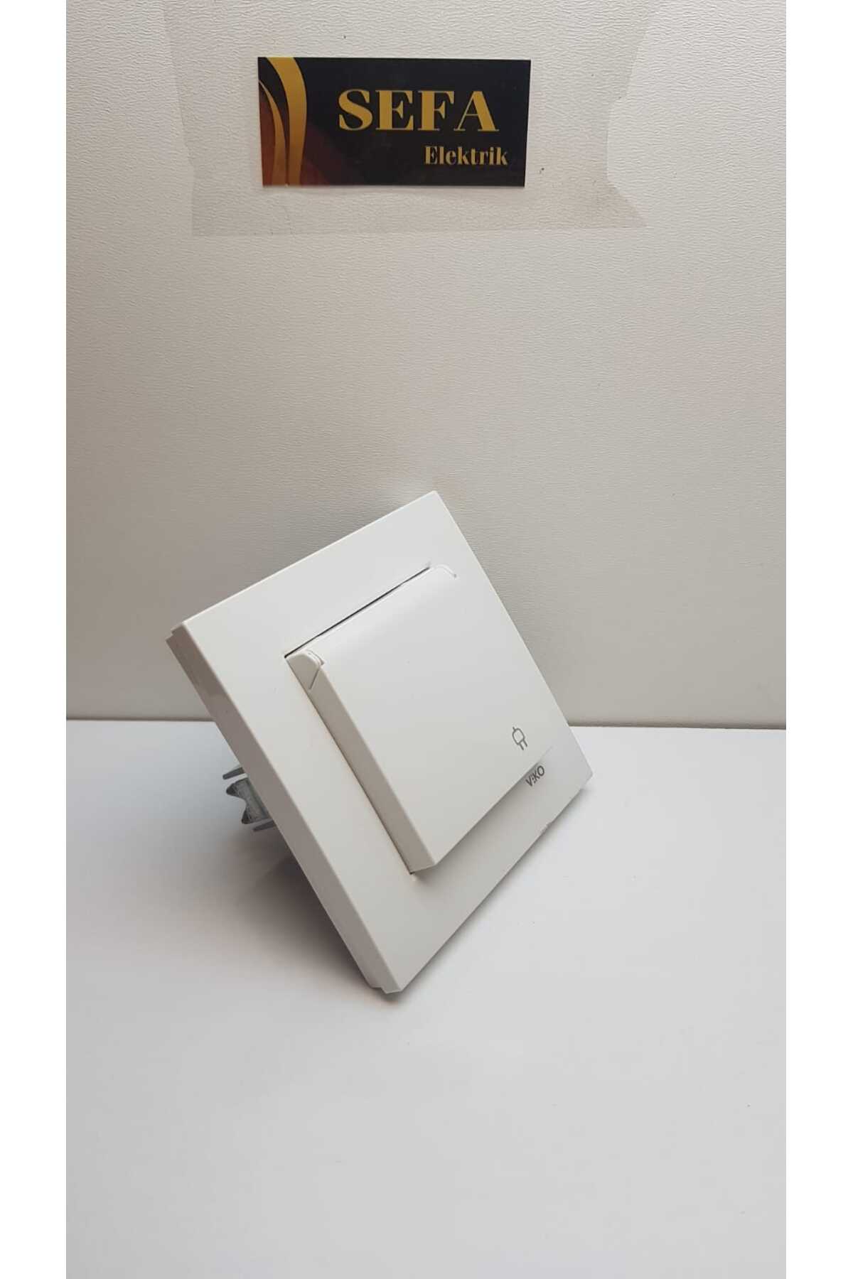 KAPAKLI TOPRAKLI ÇOÇUK KORUMALI PRİZ ÇERÇEVELİ BEYAZ  KARRE SERİSİ