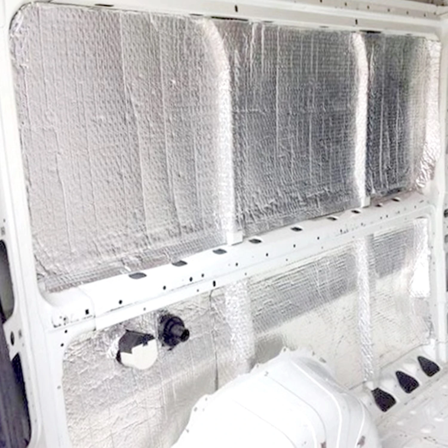 Araç Oto Ses Isı Yalıtım Bandı 5cmx5mt Alüminyum Folyolu Kauçuk Bant Izolasyon Malzemesi