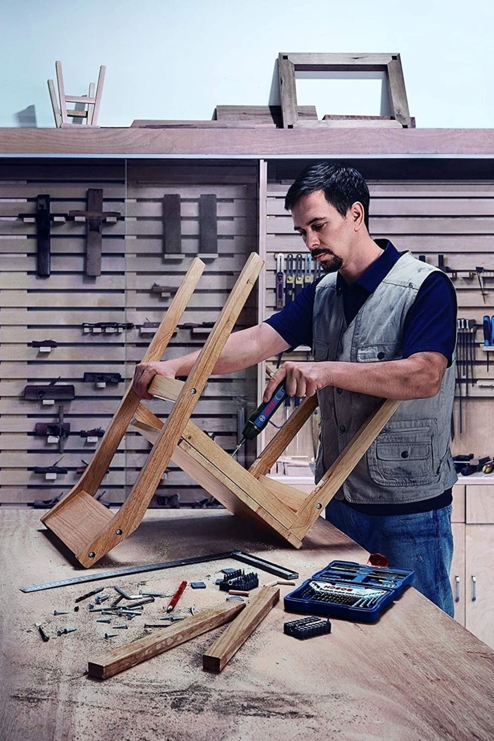BOSCH Şarjlı Tornavida Go 2 Akülü Vidalama Şarjlı Matkap + 32 Parça Vidalama Ucu Seti