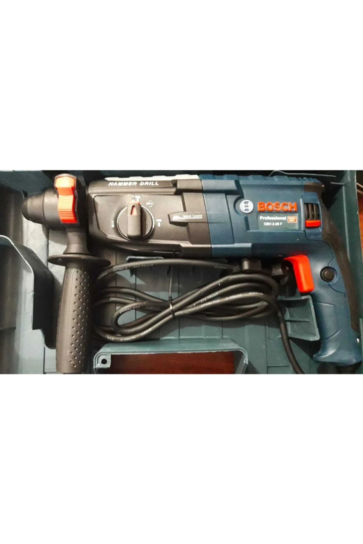 Gbh 2-28 F Kırıcı - Delici 880w Ilave Mandrenli