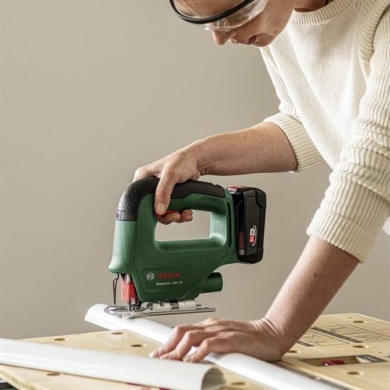 BOSCH Akülü Darbeli Matkap Dıy Set Easyımpact 18V-40 + Easysaw 18V-70 - 0 603 9d8 10A