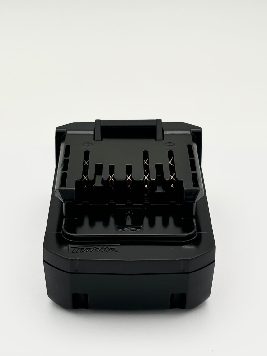MAKİTA Maktec 18 V 2.5 A Li-Ion Akü
