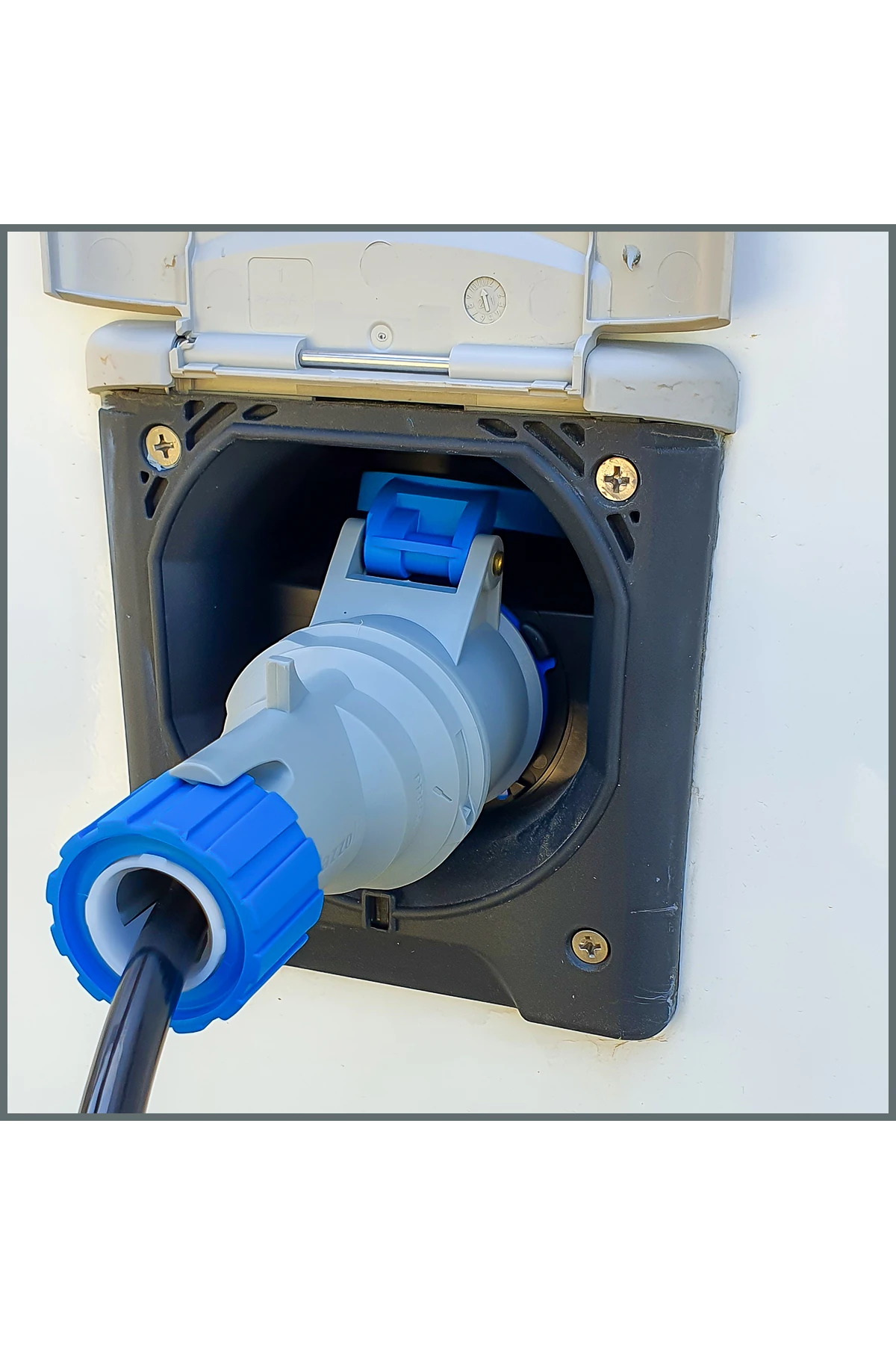 Tekne Ve Karavan Besleme Öncesi Ara Priz 2'li Ip66 1m. Pur Kablolu