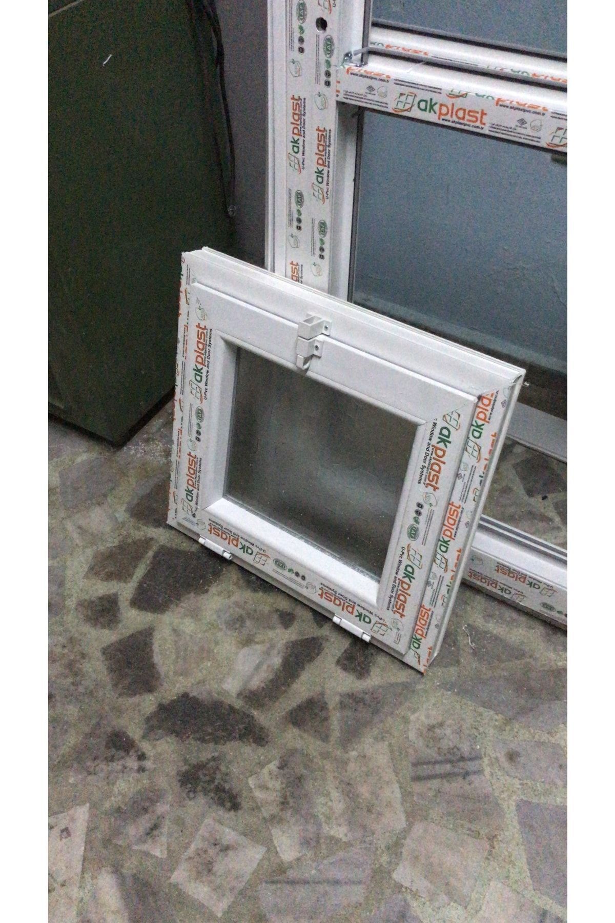 48&48 Banyo Wc Penceresi