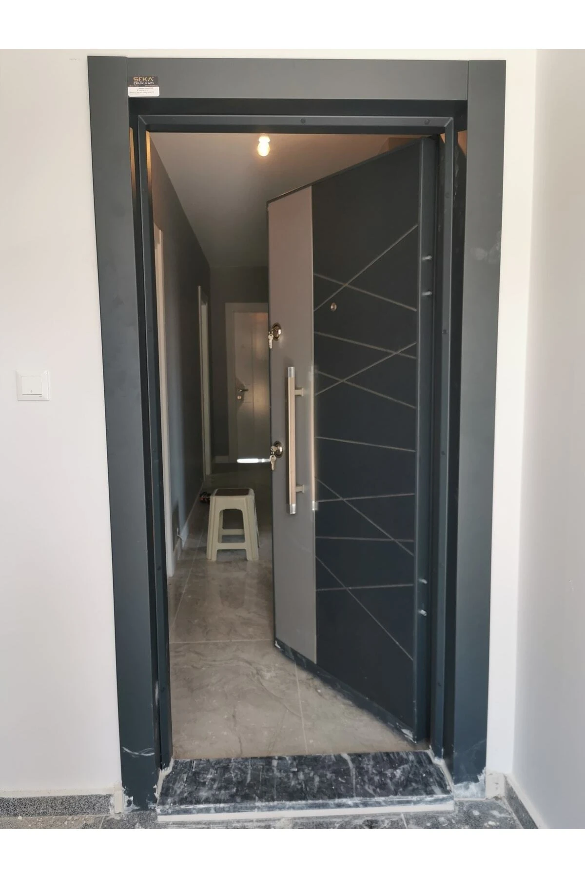 Kompozit Dış Mekan Çelik Kapı Sağ