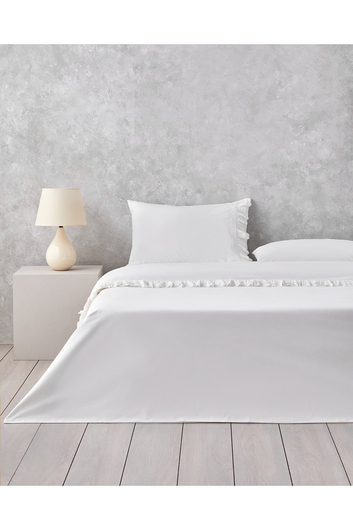 Elegance Chic Fırfırlı Kopanakili King Size Nevresim Takımı 240x220 cm Beyaz