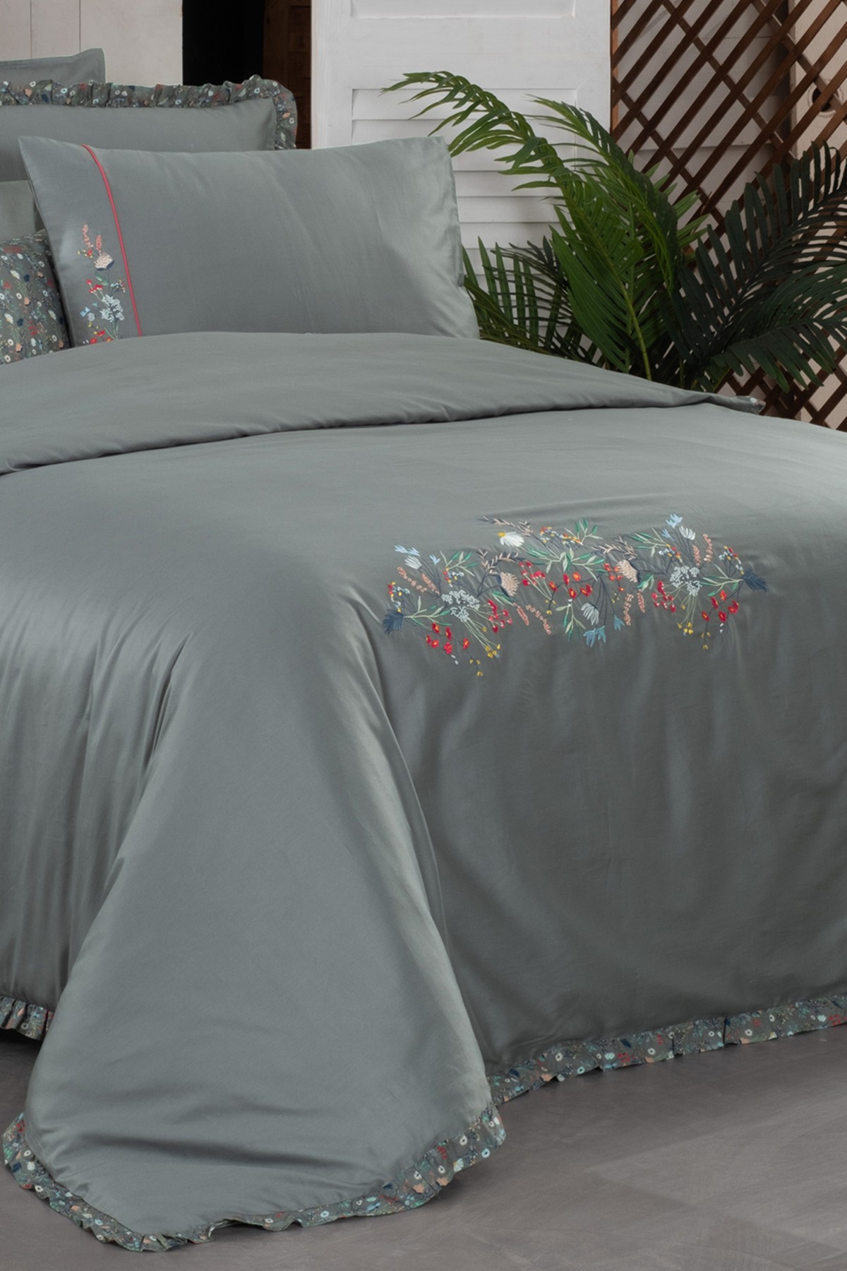 Nitra Gri King Size (Battal Boy) %100 Pamuk Saten 300 TC Nevresim Takımı