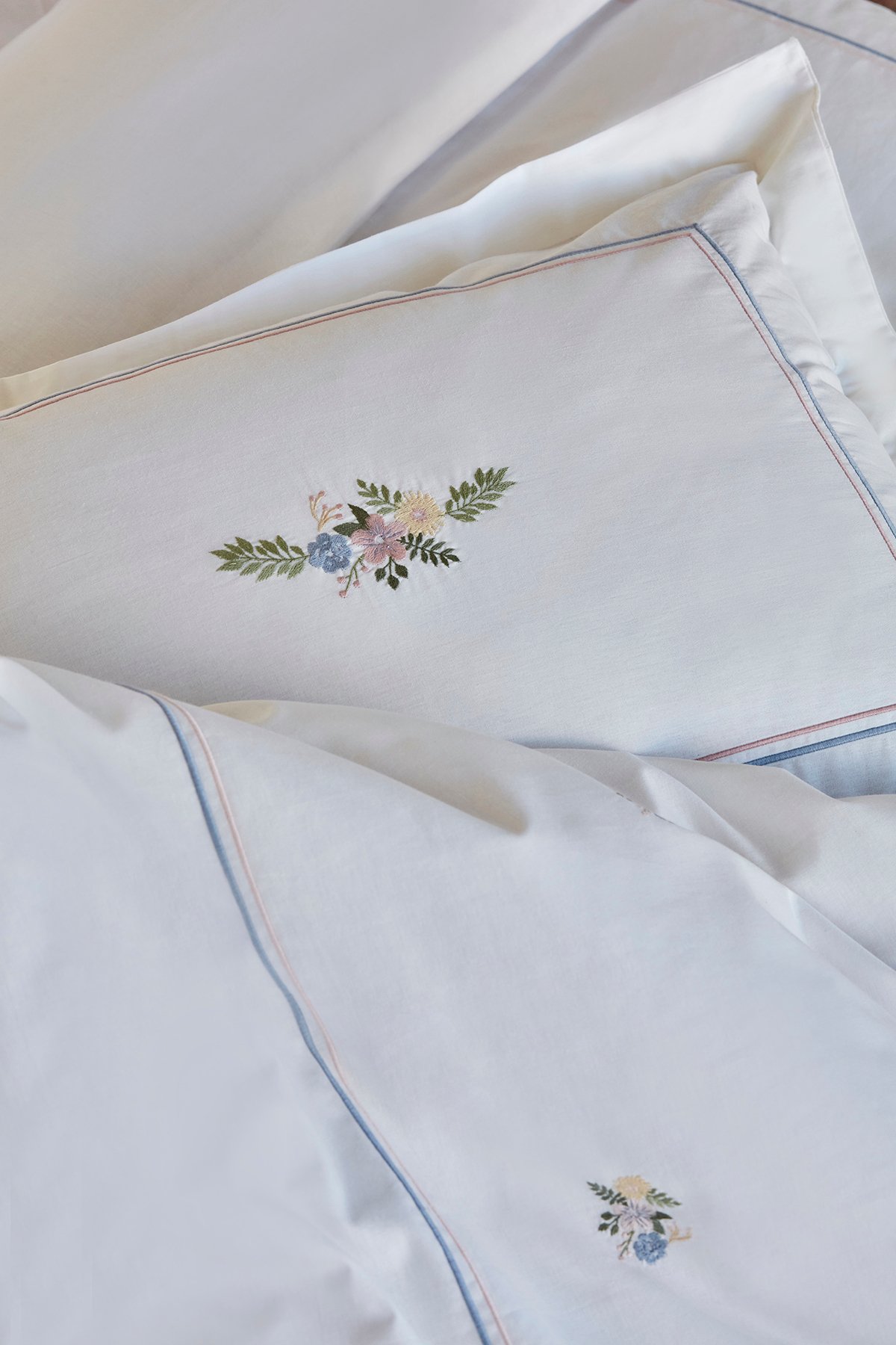 Cavale Çift Kişilik Percale Nevresim Takımı Nakışlı Pudra
