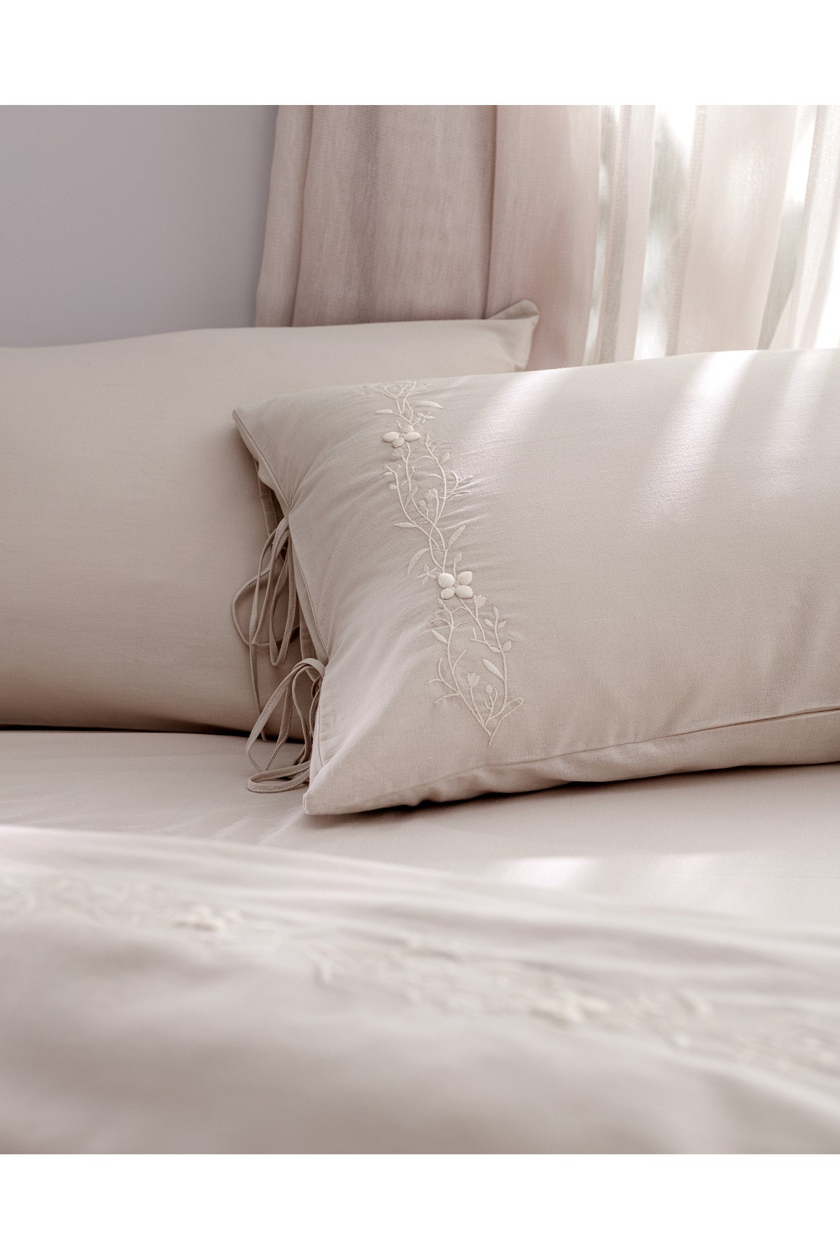 King Size %100 Pamuk Nakışlı Nevresim Takımı - Bej