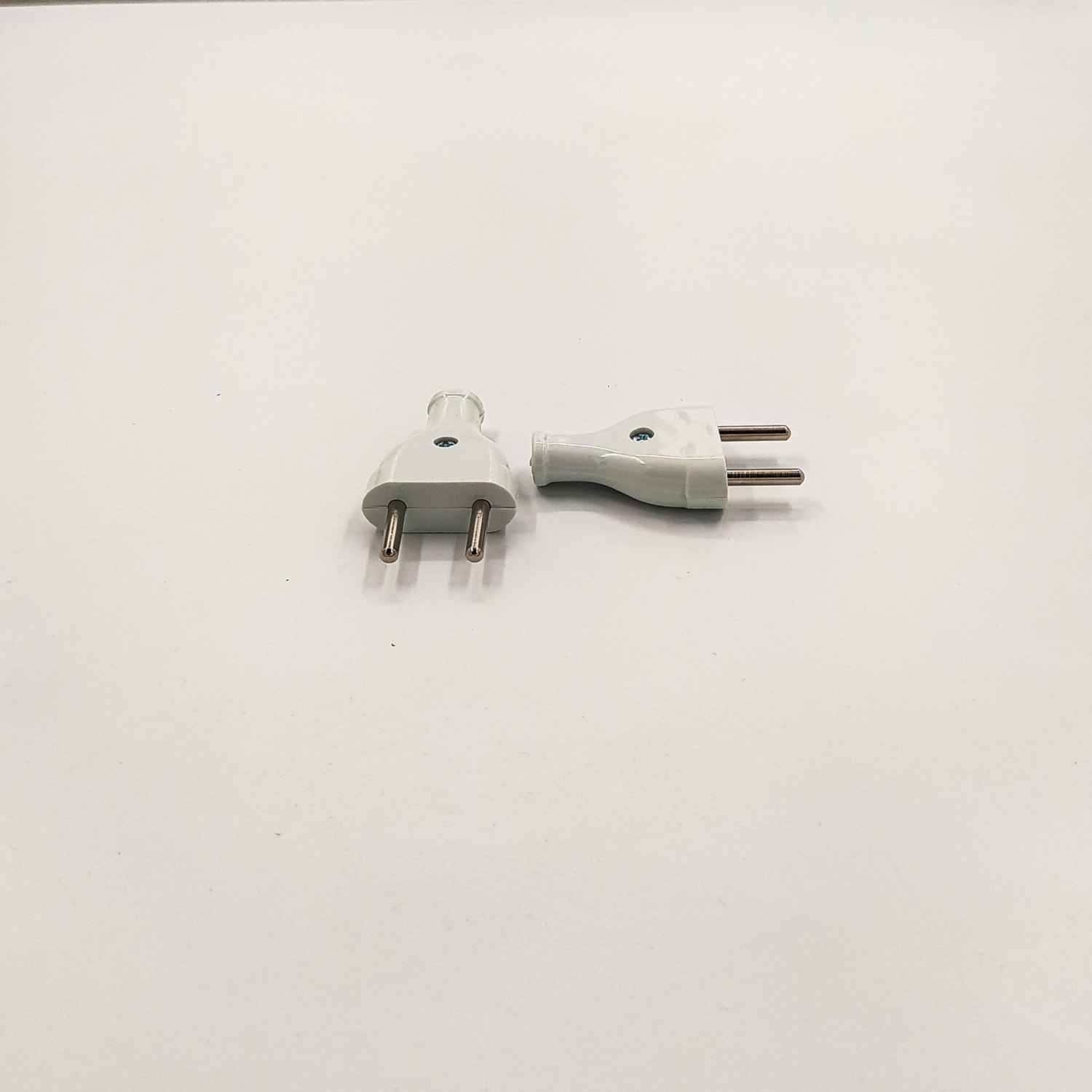 Dekoratif Yassı Beyaz Renk Erkek Fiş (1 ADET)