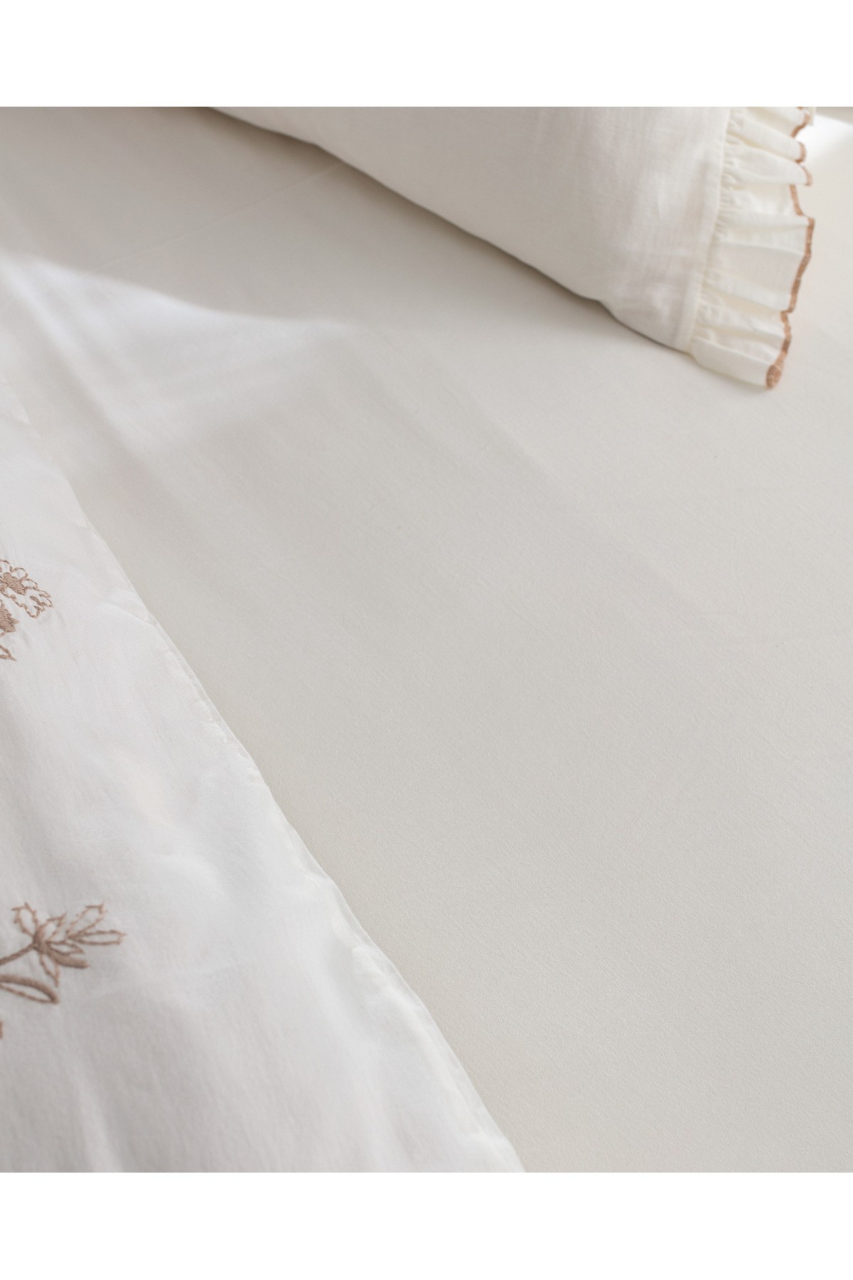 Perline King Size %100 Pamuk Fırfırlı Nevresim Takımı - Ekru/Bej