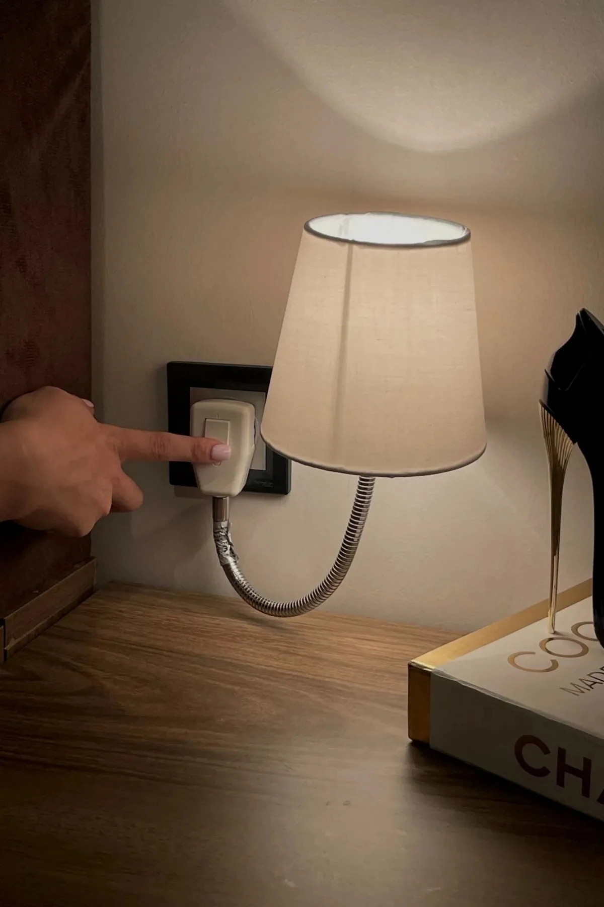 MEDA-LİGHT GECE-MASA-OKUMA IŞIĞI,LAMBASI SPRALLİ ANAHTARLI GECE LAMBASI-MASA LAMBASI DEKOR