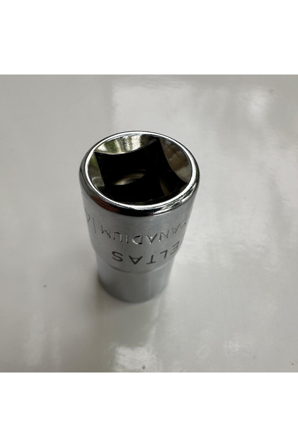 İZELTAŞ 14 mm 1/2" Altı Köşe Lokma Anahtar