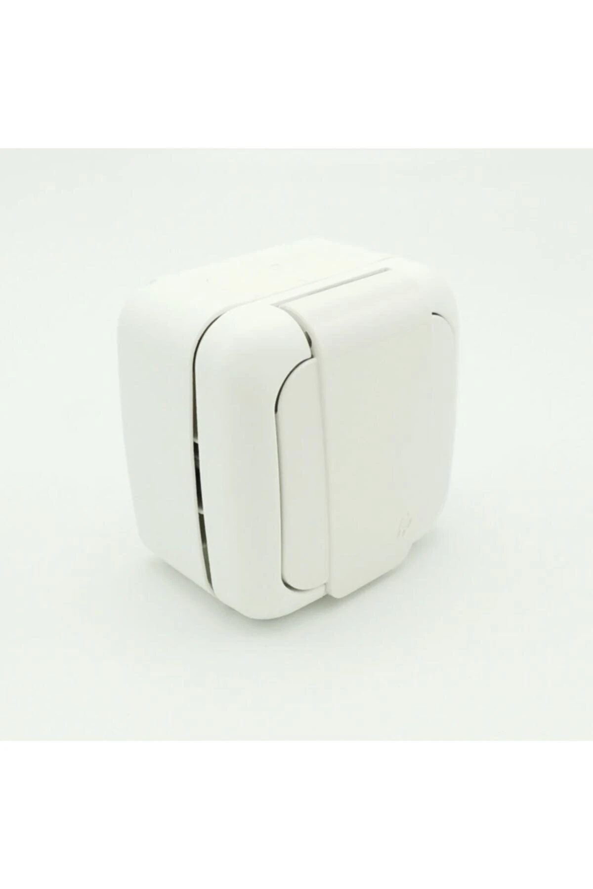 Palmiye Sıva Üstü Kapaklı Topraklı Priz Beyaz