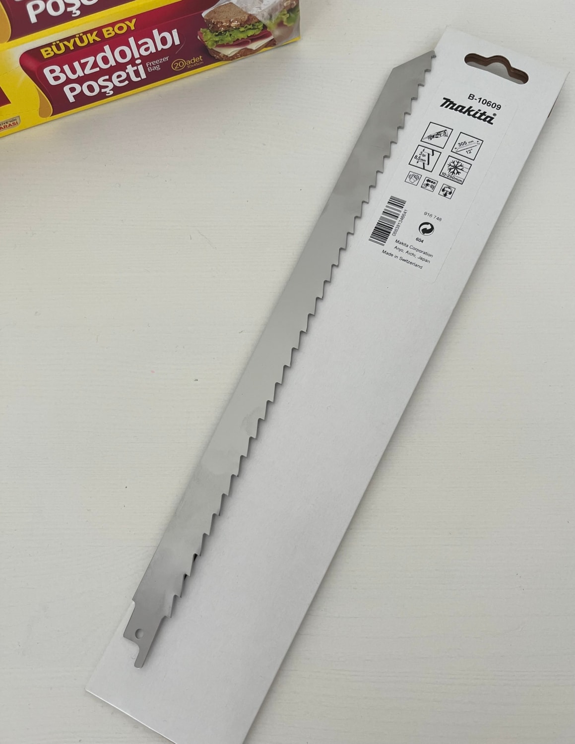 MAKİTA B-10609 305 mm Tilki Kuyruğu Bıçağı - Buz ve Kemik Kesme Testere Bıçağı (Buzdolabı Poşeti Hediye)