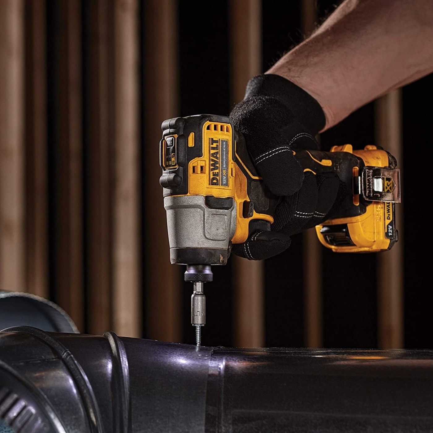 DEWALT DCF801D2-QW Kömürsüz Darbeli Tornavida 12V 2.0Ah