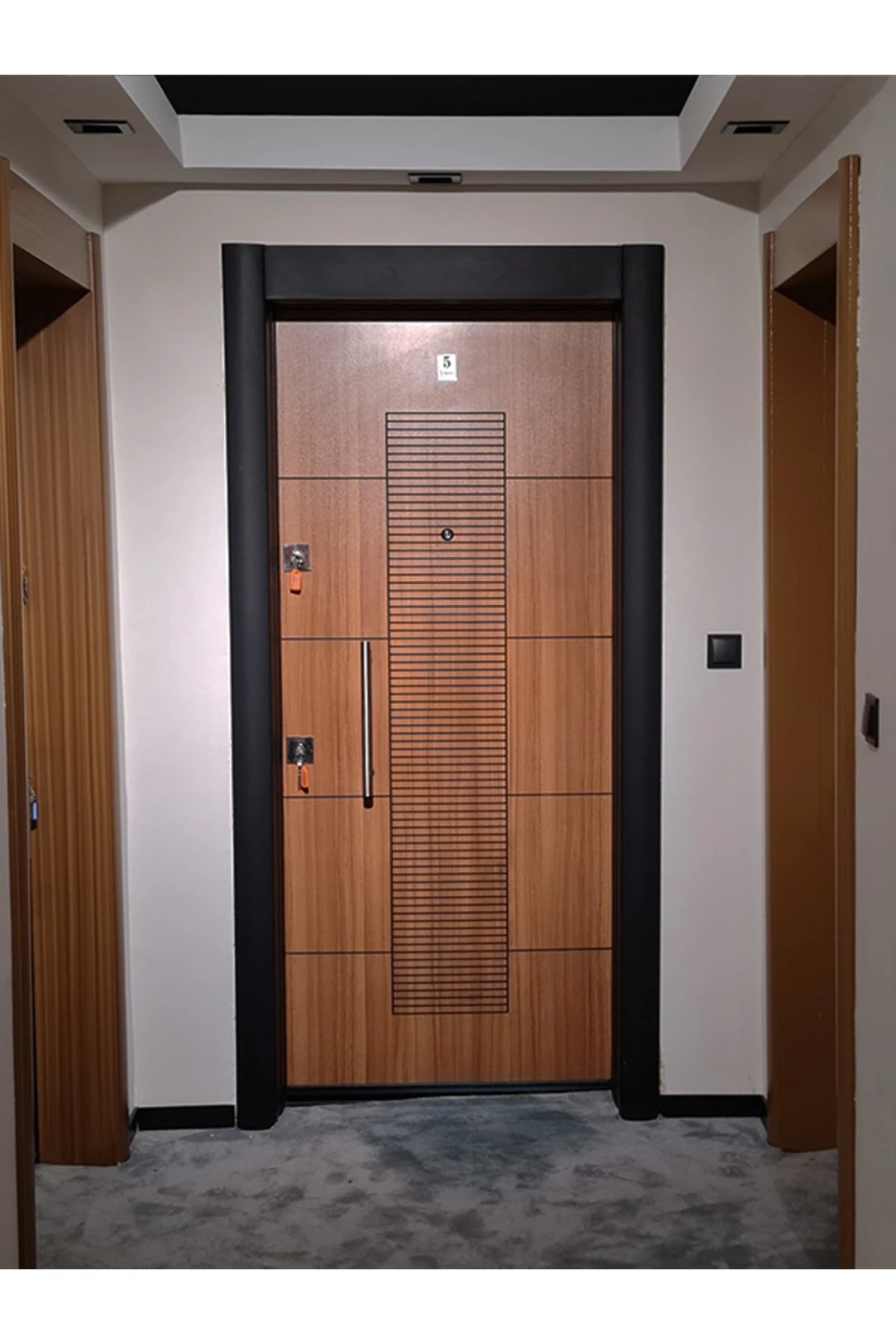 Ahşap Desenli Çelik Kapı, Tırnaklı Çelik Kapı, Çelik Kapı, Düz Model Çelik Kapı Sağ Açılım