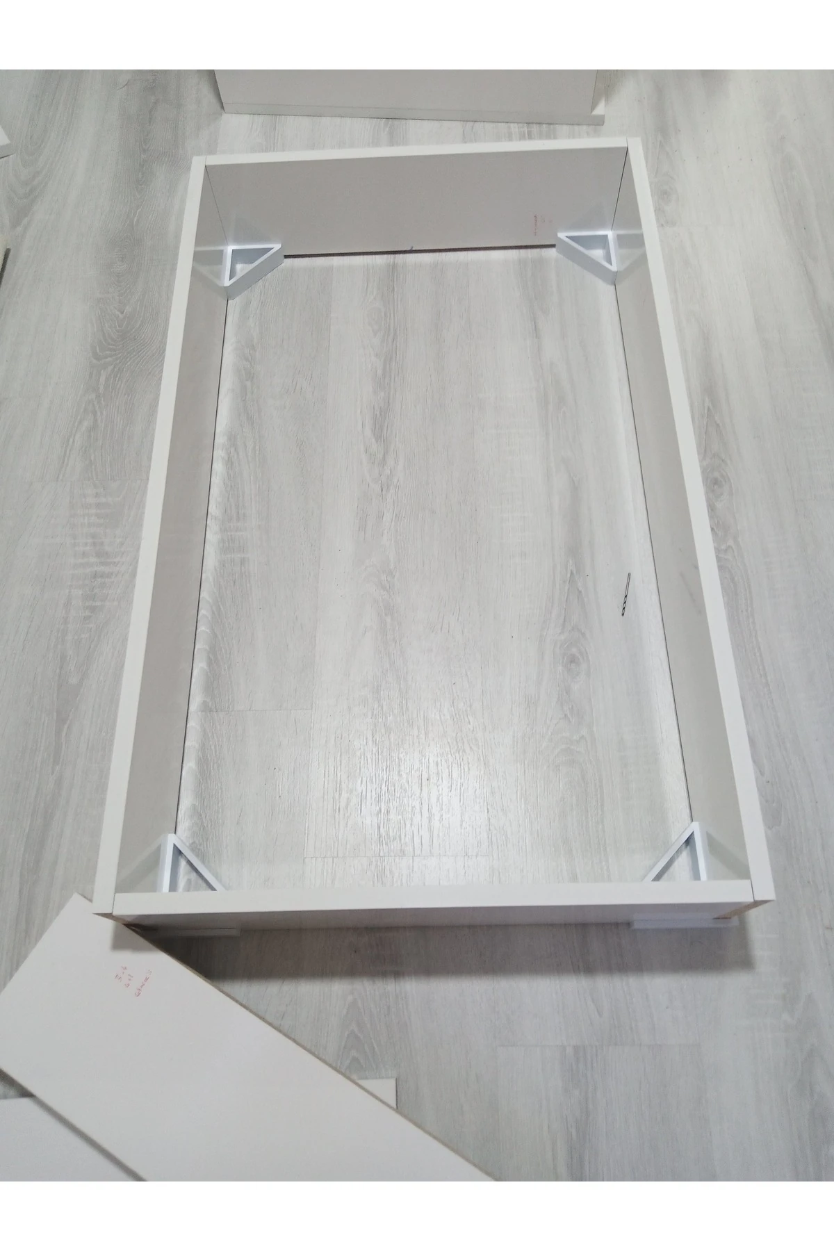 Dolap Montaj Aparatı , Köşe Montaj Aparatı , Dolap Sabitleyici (18MM / 90 Derece.ACIK KENAR)