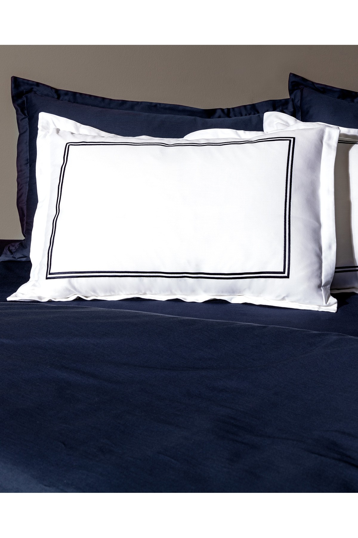 Jacinthe King Size Nakışlı Nevresim Takımı - Saten - Yat Koleksiyon