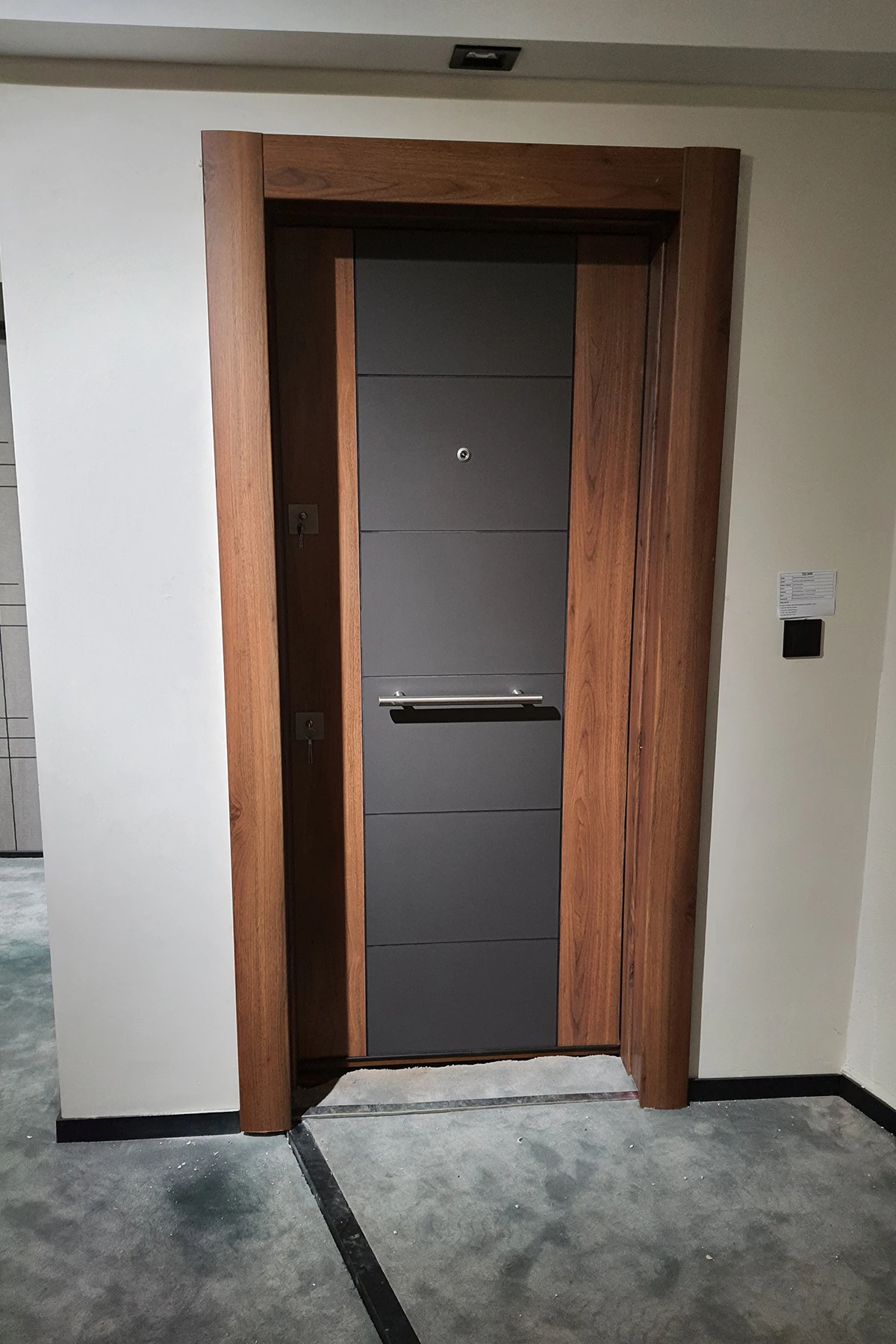 Antrasit Renk Çelik Kapı Kale Kilit Tırnaklı Sistem