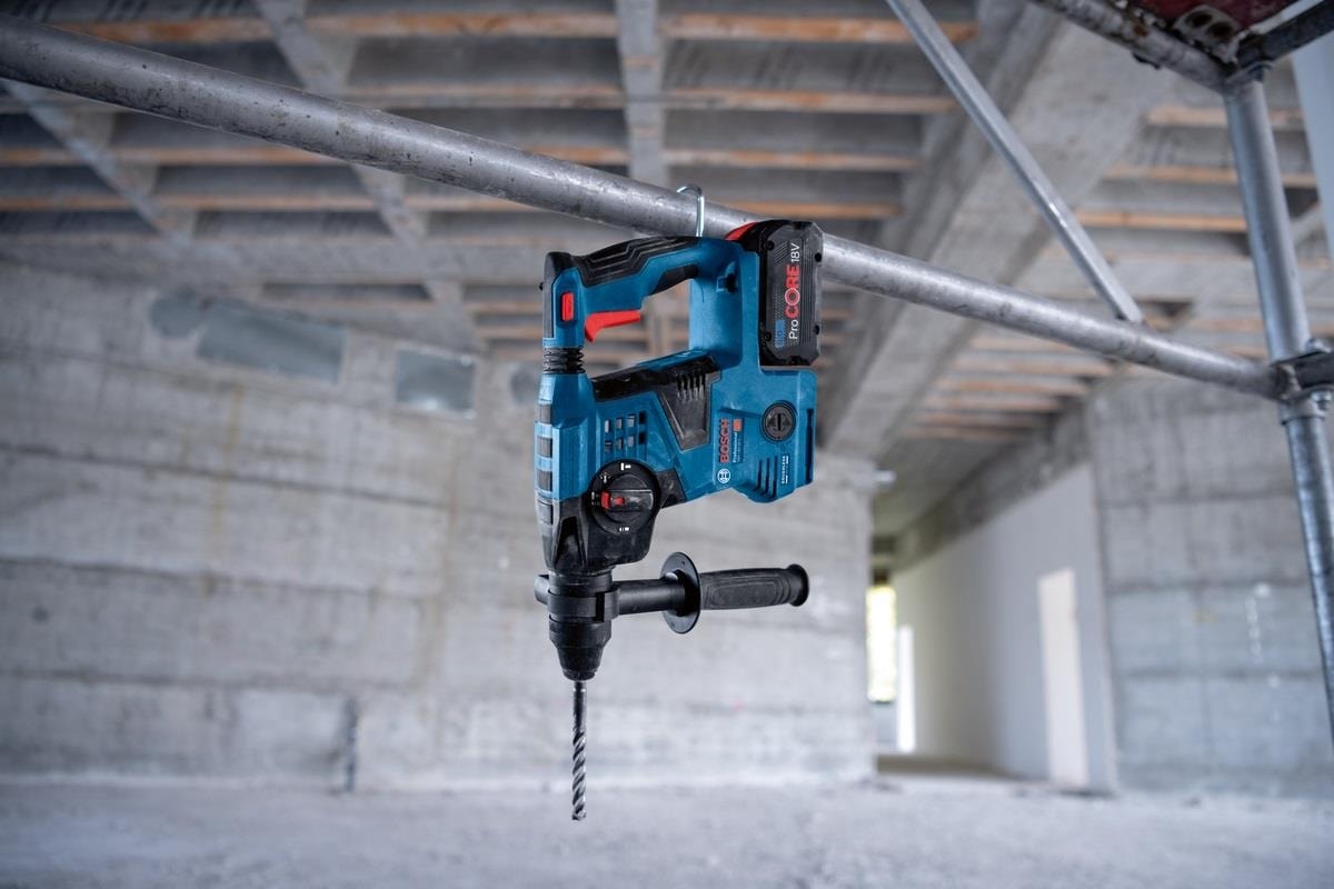 BOSCH Gbh 18V-28 C 1x4 Ah Procore Akülü Kırıcı Delici Bez Çantalı