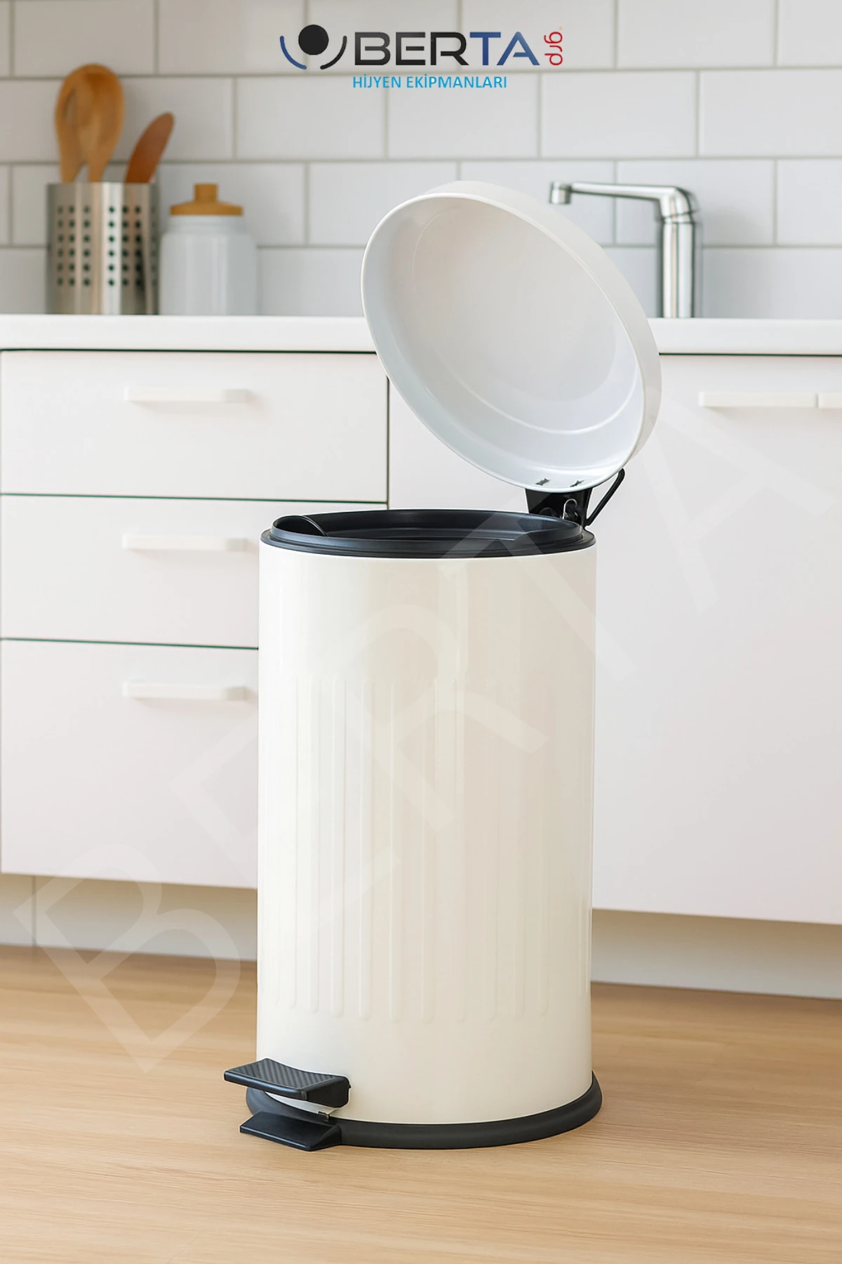 Vintage Beyaz Çöp Kovası Amortisörlü Kapak Çizgili Lüks Model 16lt