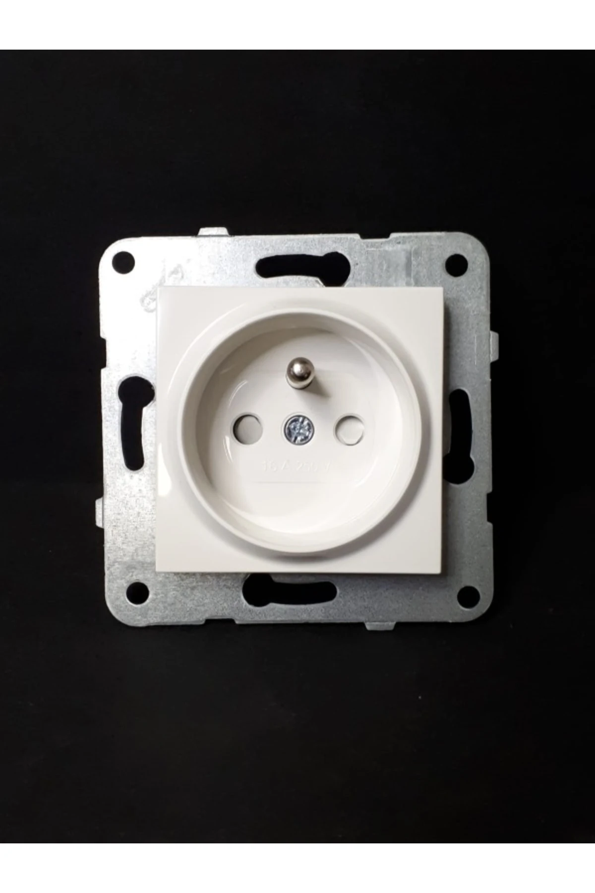 Viko Karre Beyaz Ups Çocuk Korumalı Topraklı Priz