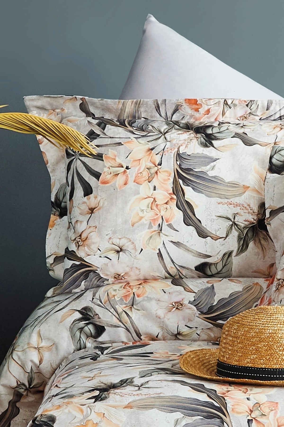 Oleander %60 Tencel™ Lyocell %40 Pamuk Dijital Saten Nevresim Takımı Aile Seti