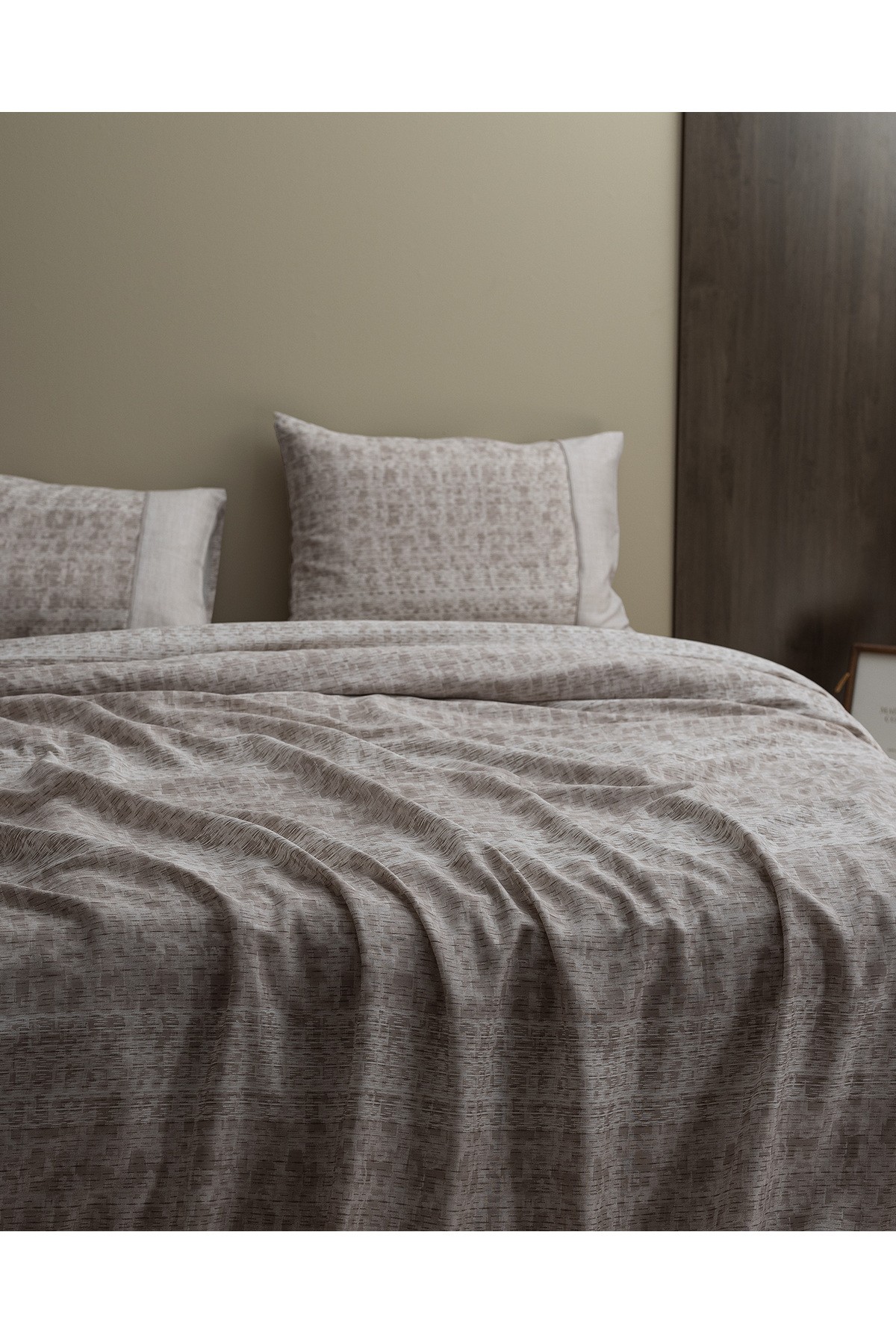 Petrus King Size %100 Pamuk  Crep Baskılı Nevresim Takımı - Bej