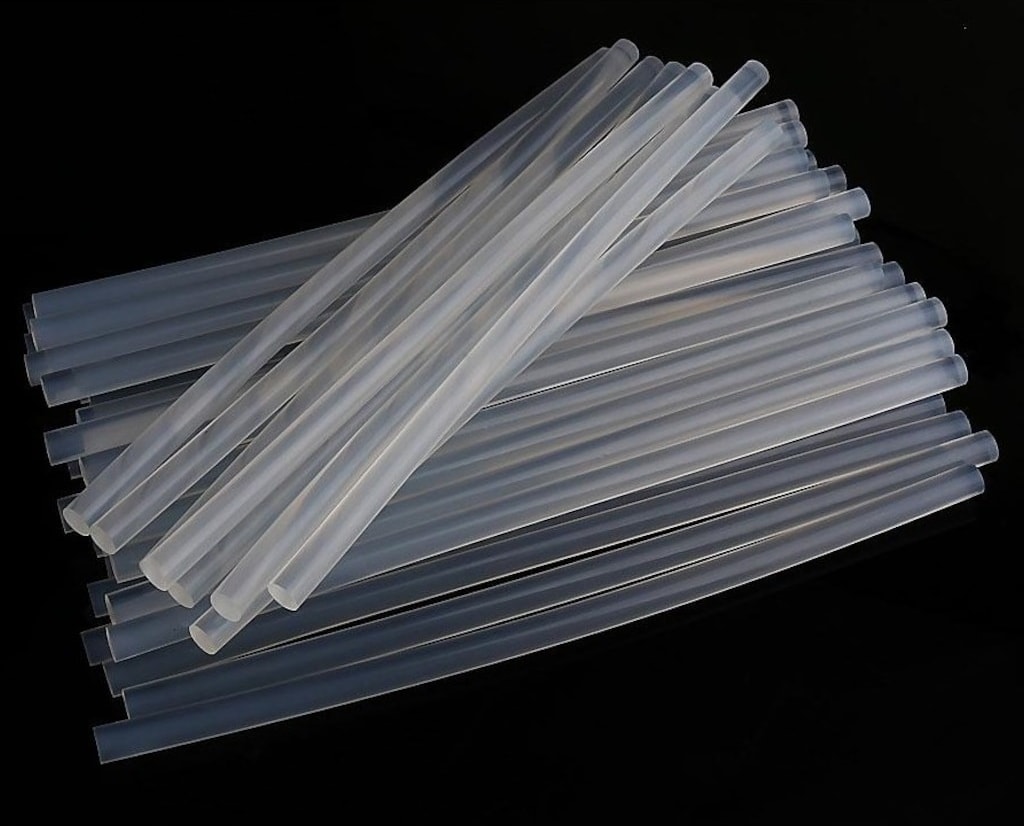 Enzelo İnce Tip Şeffaf Sıcak Silikon Mum Çubukları 1 Kg (80 Adet) – Hızlı Yapışma, Kokusuz ve Çevre Dostu Kullanım