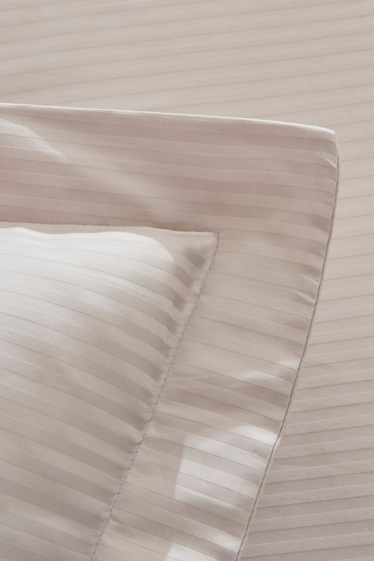 White Collection Vessa Çift Kişilik Çizgili Saten Nevresim Takımı Açık Gri