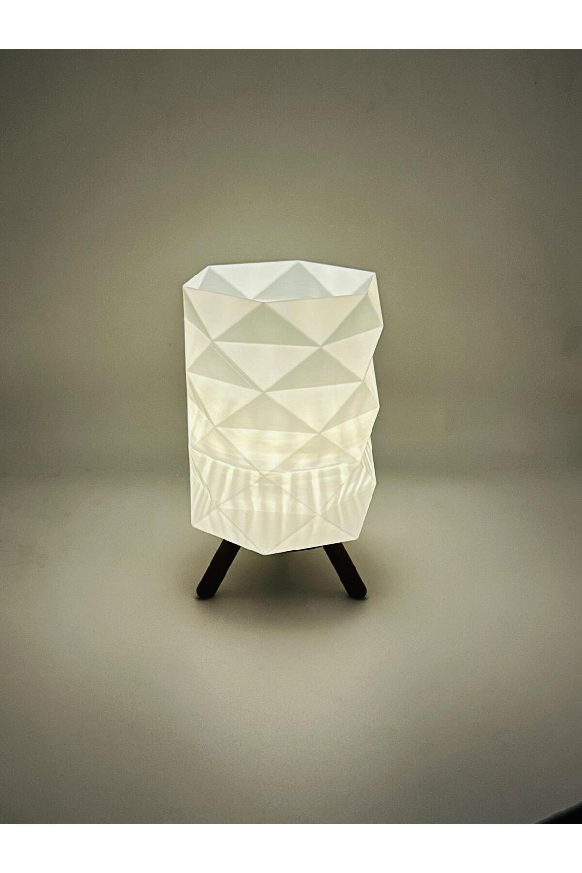 Prizma Desenli 3D Baskı 13 cm Dekoratif Masa Lambası – Pilli Mum Işıklı Dekoratif Gece Lambası