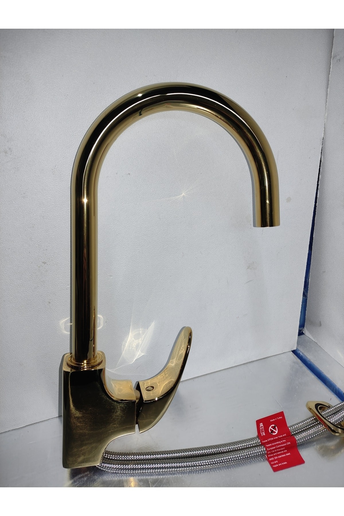Lısera Elegant Eviye Bataryası Altın Sarı Renk 2750kg