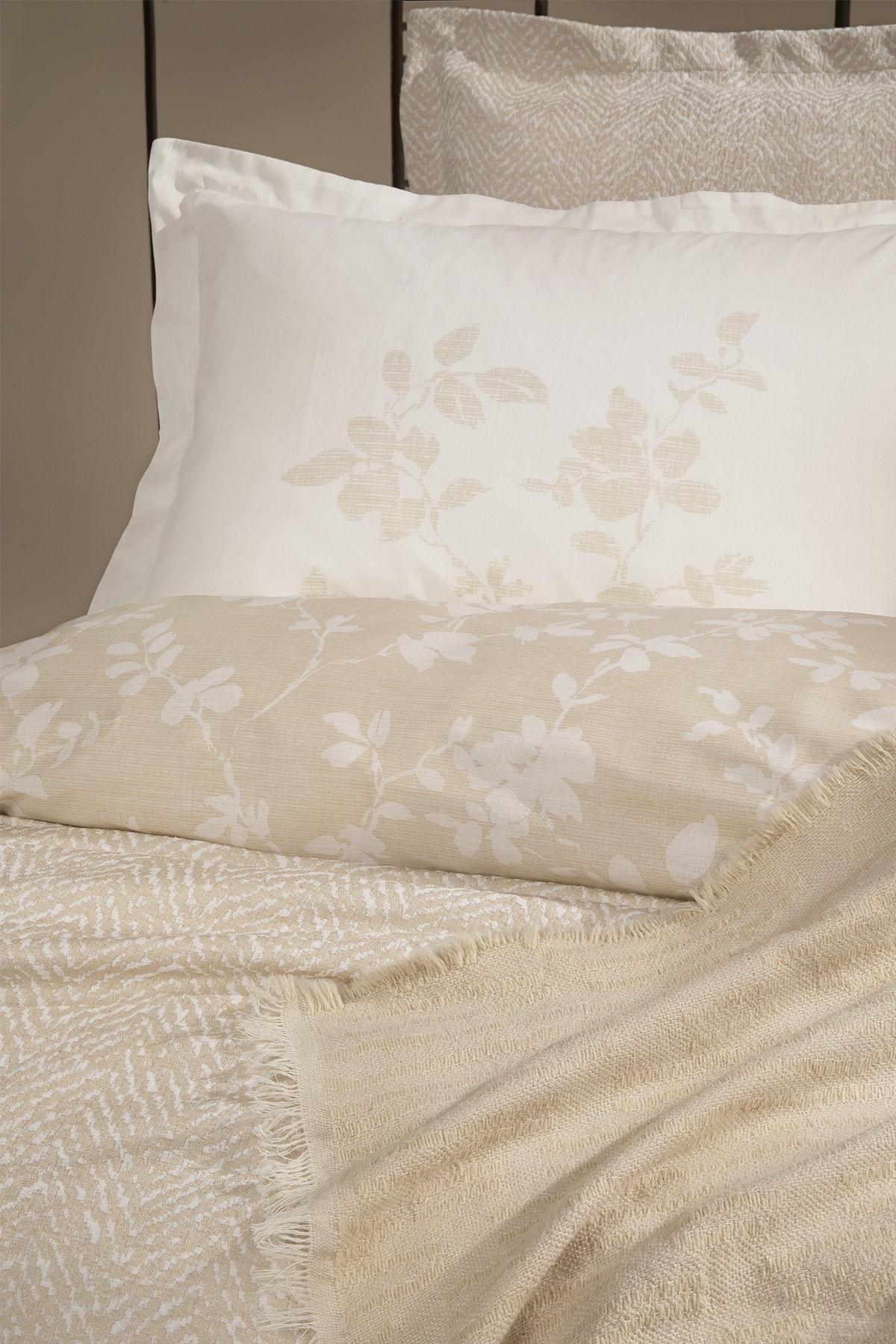 Etta Çift Kişilik Fall Winter Çeyiz Seti 8 Parça - Bej