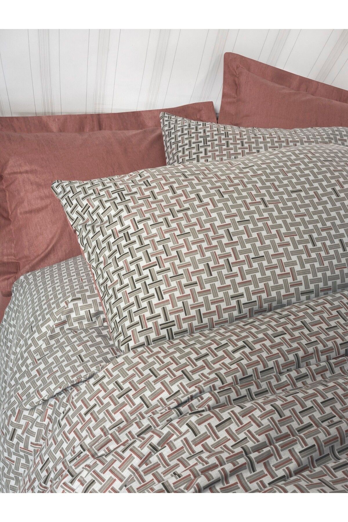 Petite Çift Kişilik Lastikli Çarşaflı Nevresim Takımı Mote Kiremit