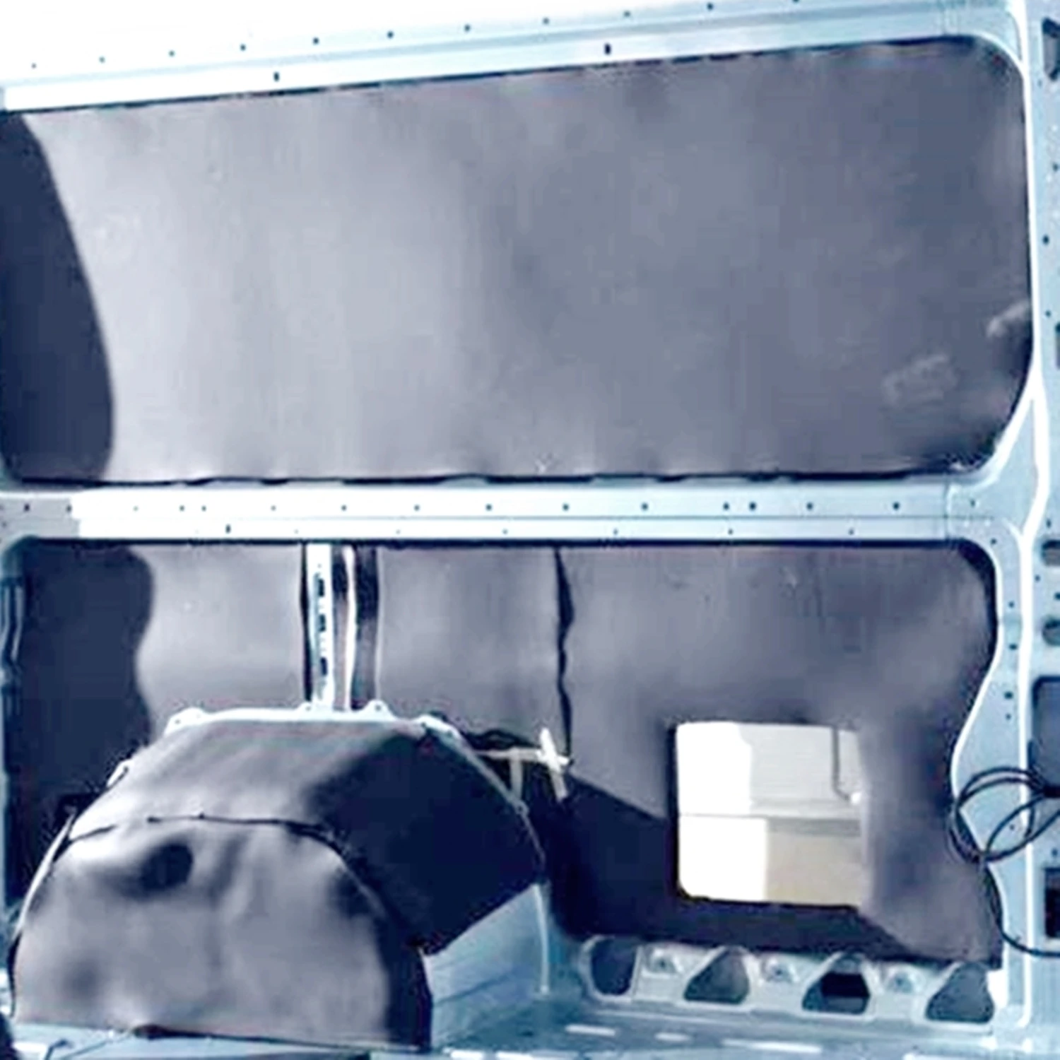 Araç Oto Ses Isı Yalıtım 13MM Kalınlıkta 10cmx5mt Yapışkanlı Kauçuk izolasyon Malzemesi