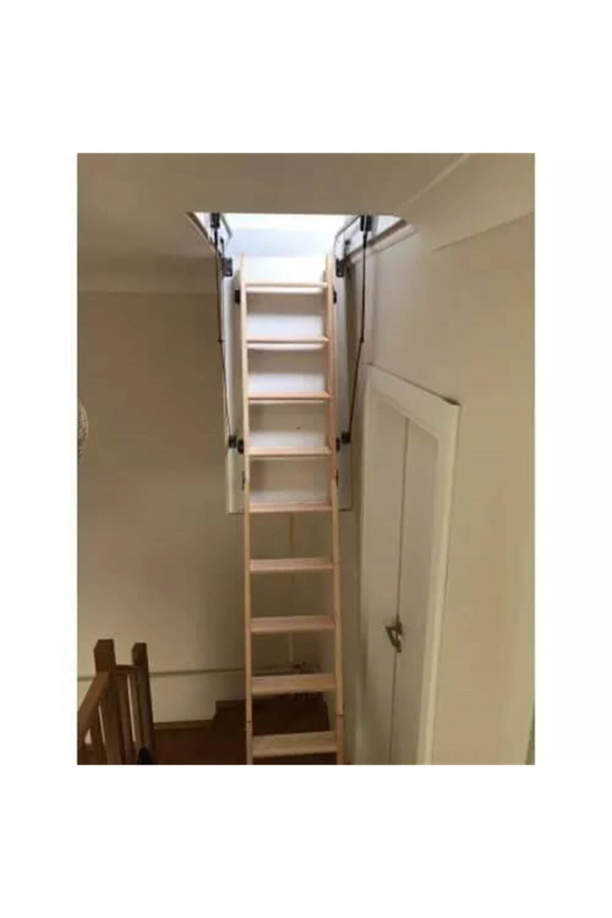 Minka Ahşap Çatı Merdiveni Çok Şık Dekoratif Kullanışlı Ve Güvenli Çatı Merdiveni