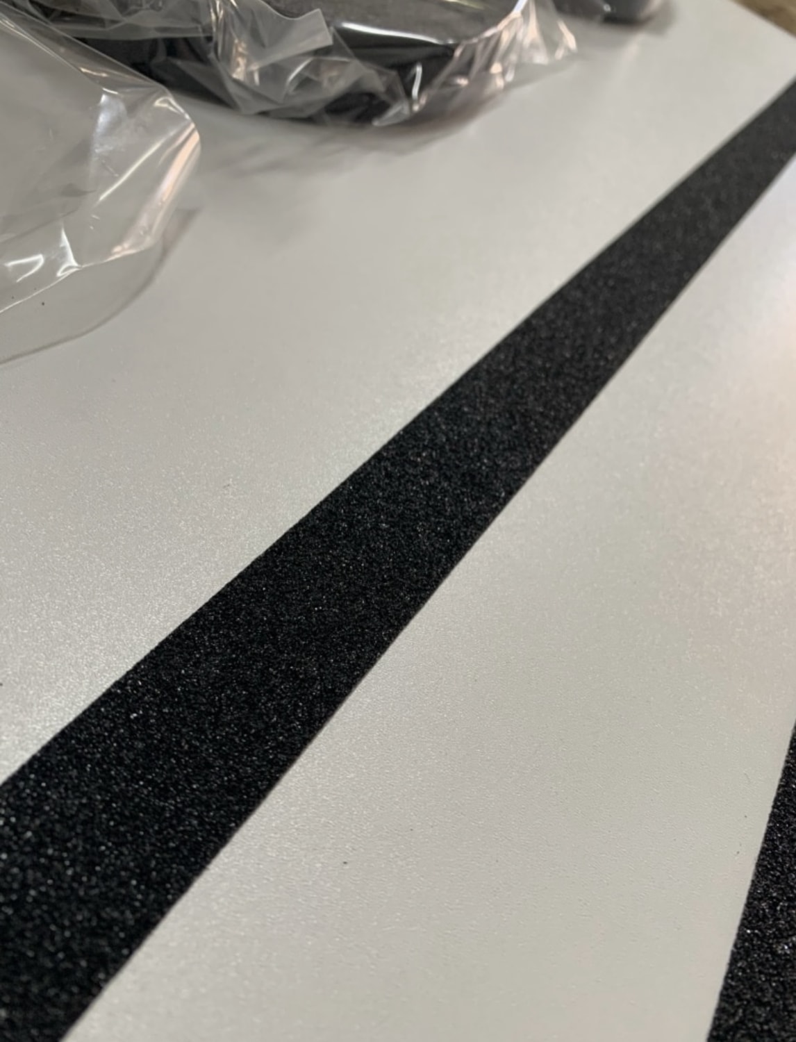 Kaydırmaz Bant Zımpara Siyah (Ithal Kendinken Yapışkanlı) 19M x 25m