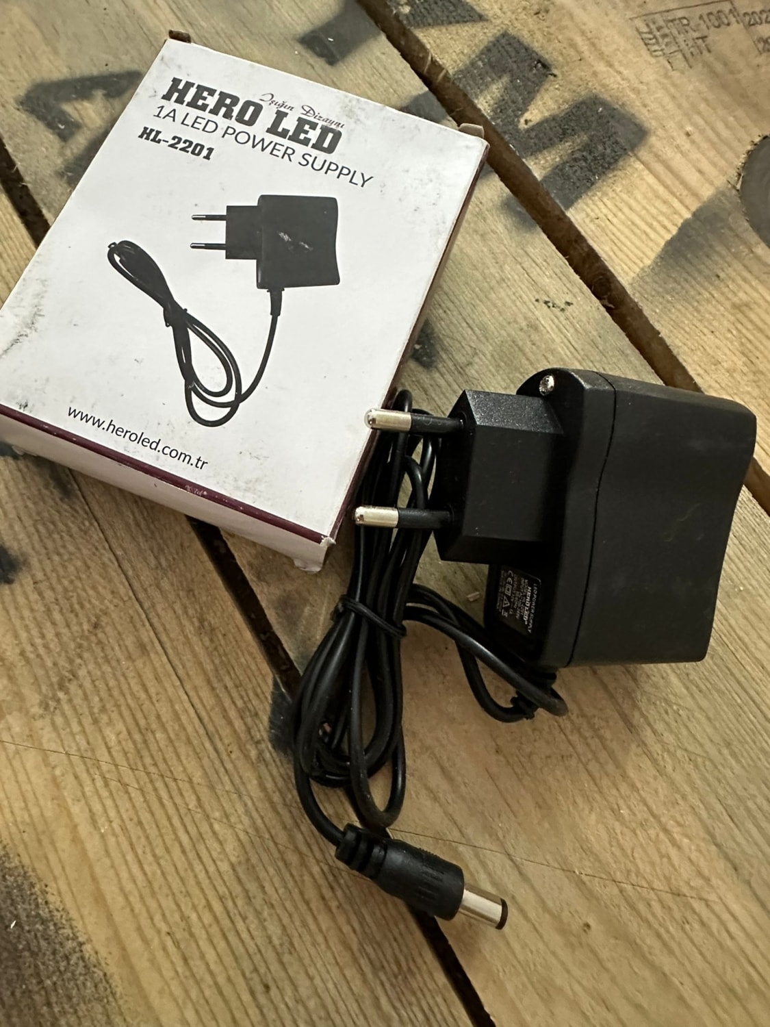 12 Volt Dc 1 Amper Adaptör