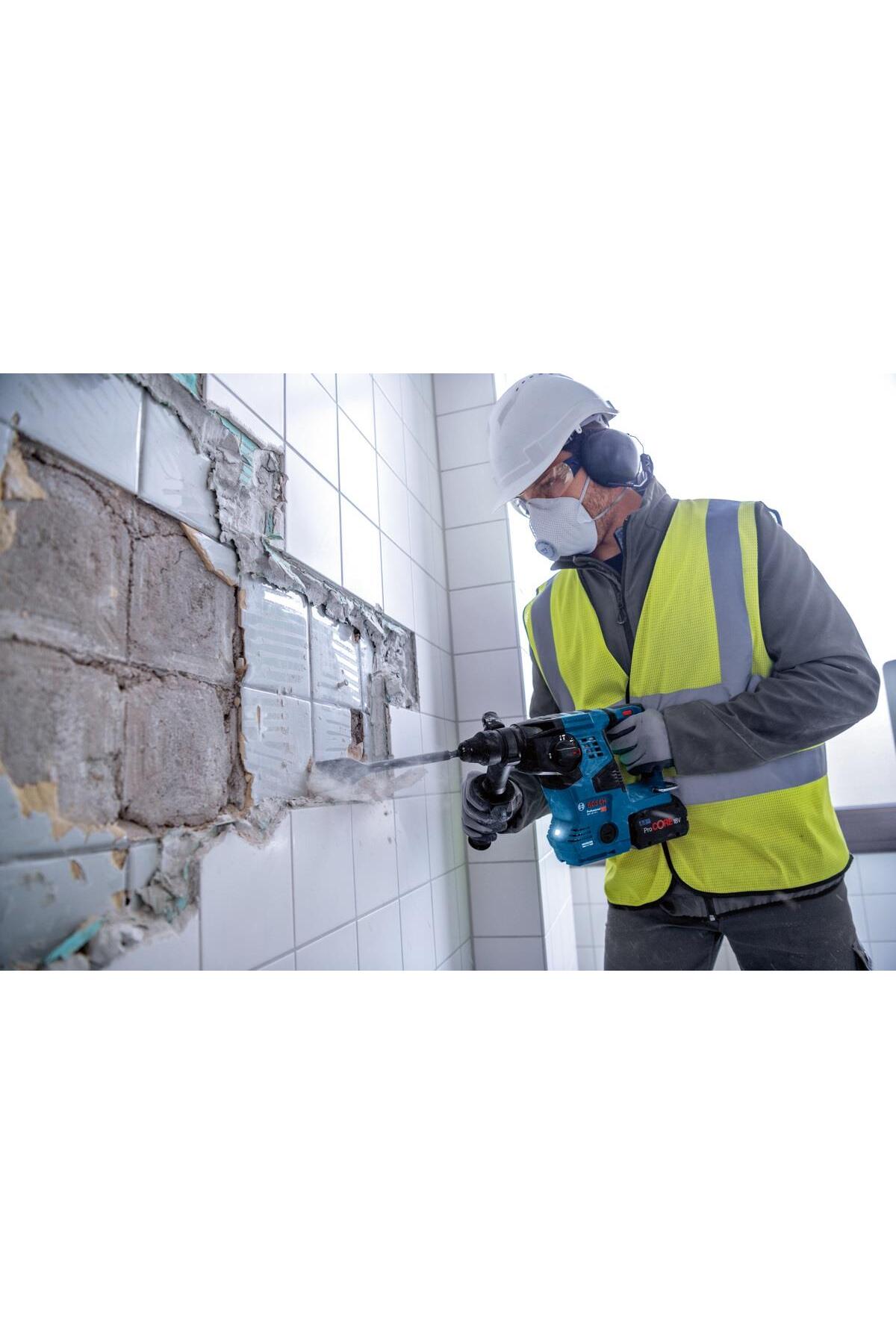 GBH 18V-28 C 1x4 Ah ProCORE Akülü Kırıcı Delici Bez Çantalı